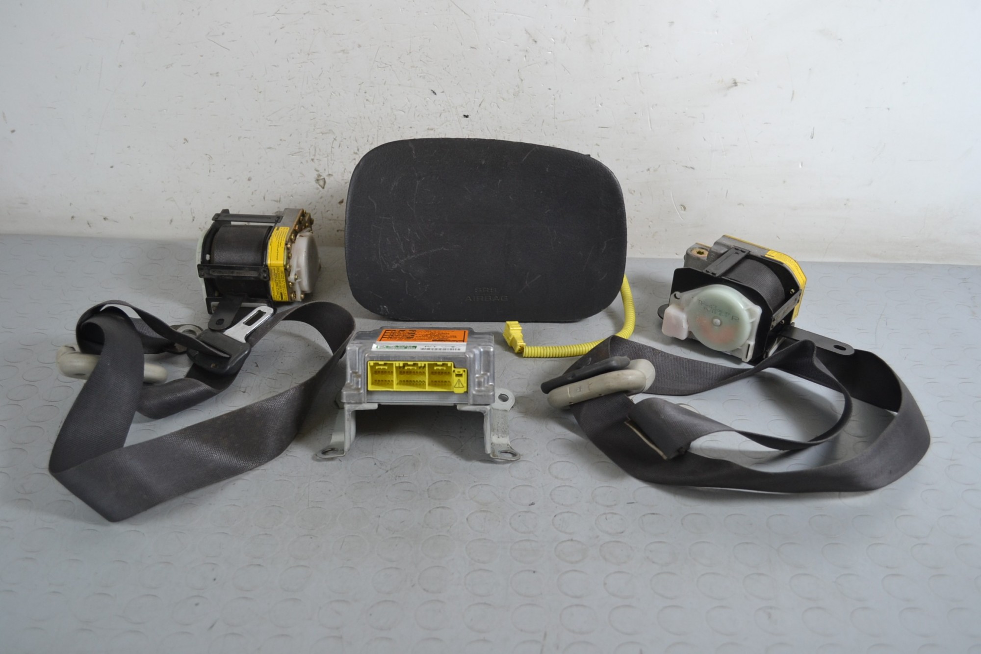 Kit Airbag Toyota Yaris Dal 1999 al 2005 Cod 7397052010  2411111116531