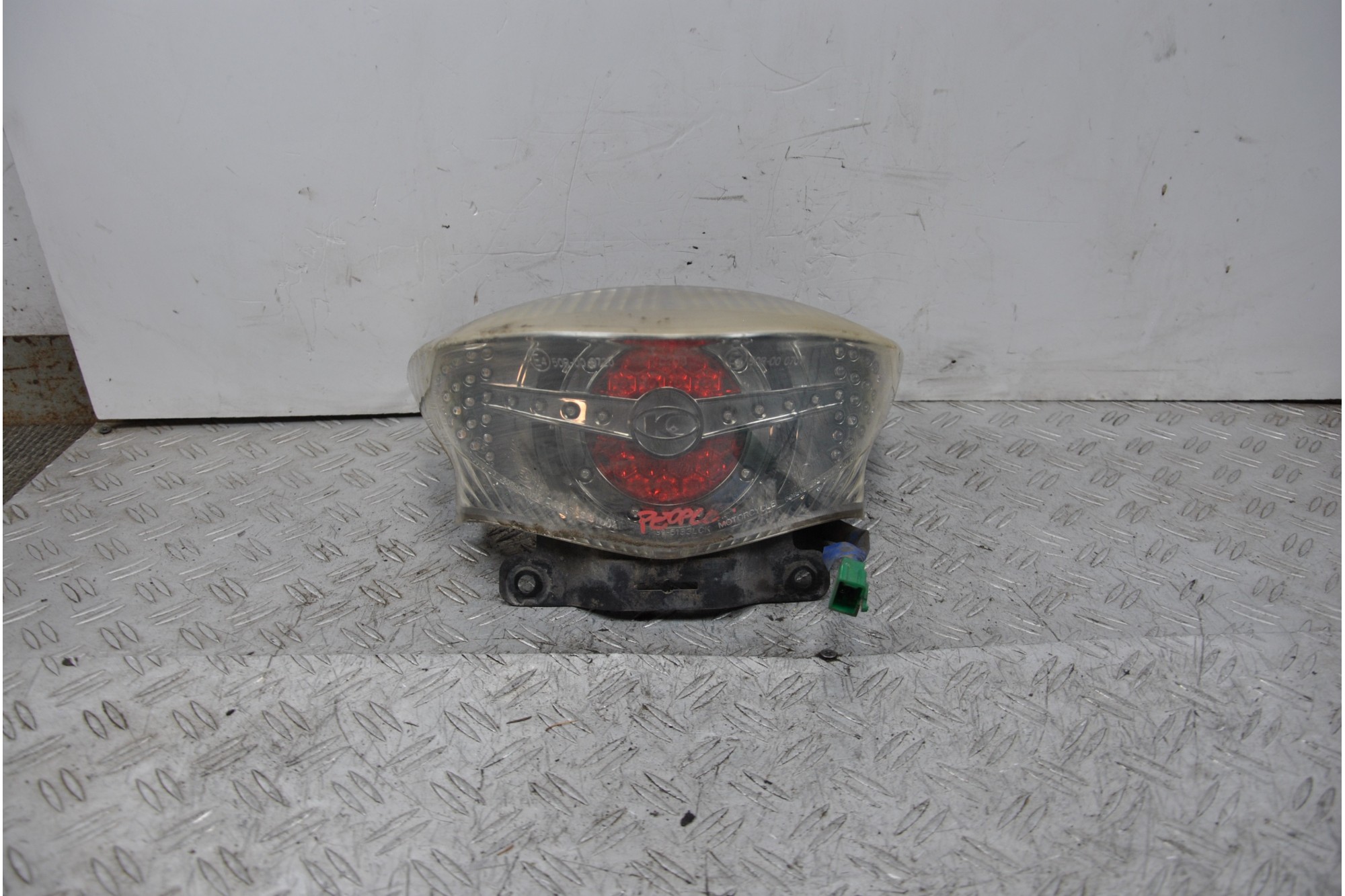 Faro Stop Posteriore Kymco People 150 dal 1999 al 2005  1657530356627