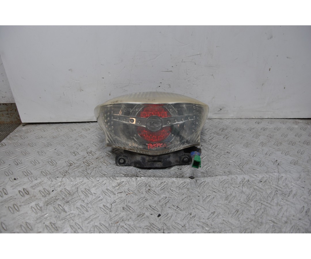 Faro Stop Posteriore Kymco People 150 dal 1999 al 2005  1657530356627