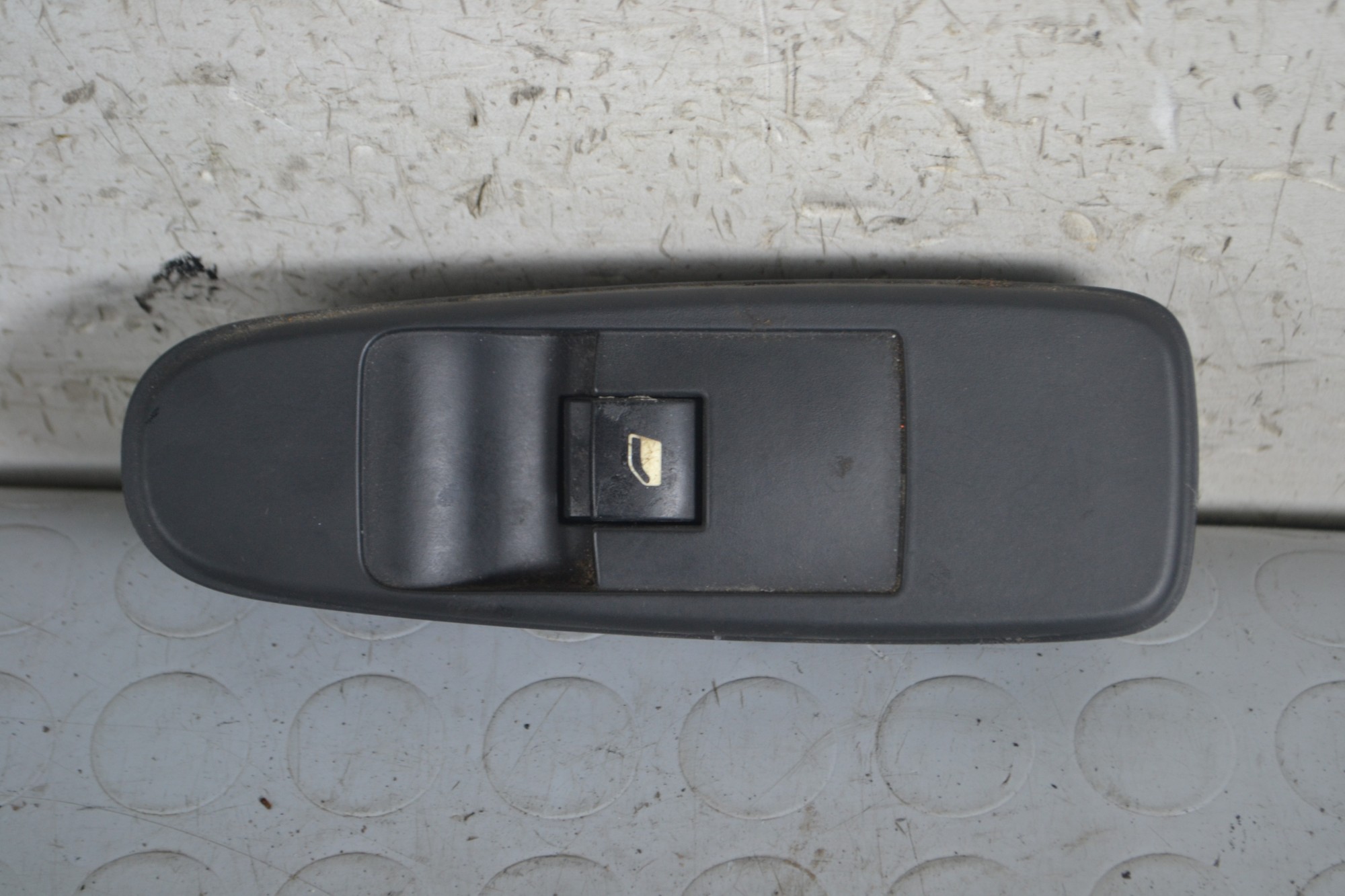 Pulsantiera Alzacristalli Anteriore DX Citroen C4 Picasso dal 2006 al 2013 Cod 96639377zd  1657633810286