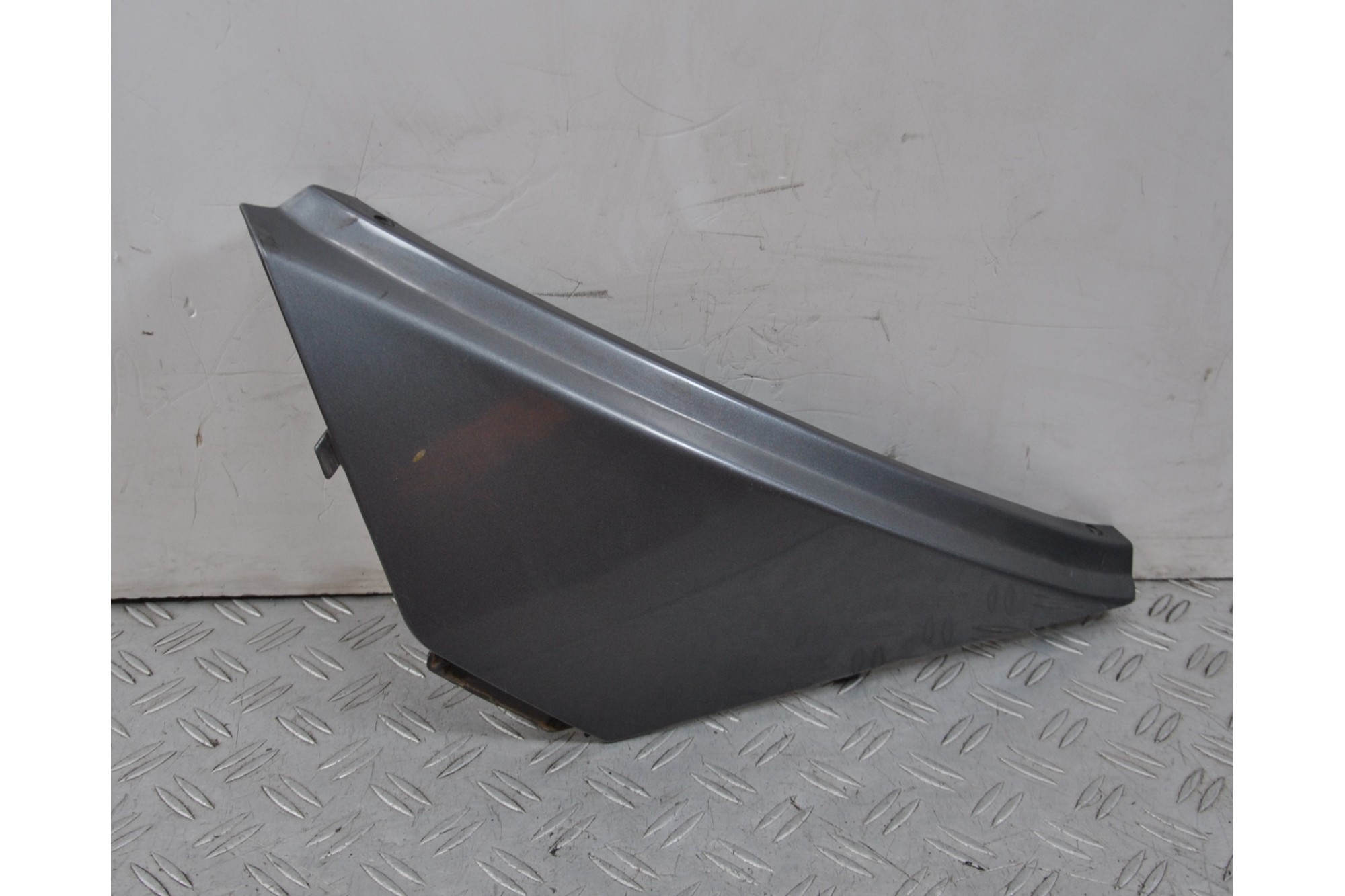 Carena Fianchetto Laterale SX Aprilia Atlantic 400 Dal 2005 al 2011  1657707759992