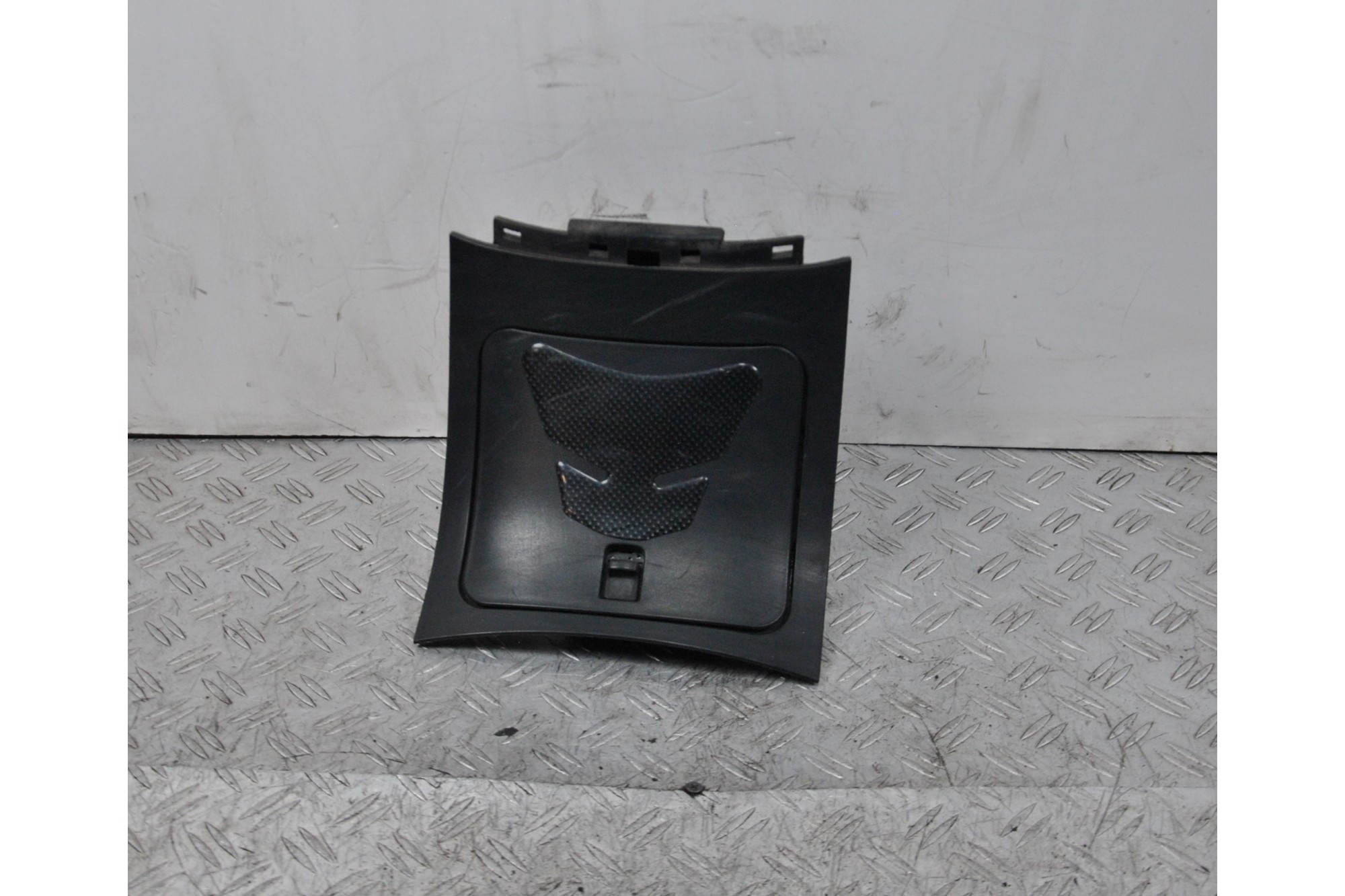 Carena Coperchio Tappo Benzina Yamaha Majesty 400 dal 2004 al 2008  1659428029729