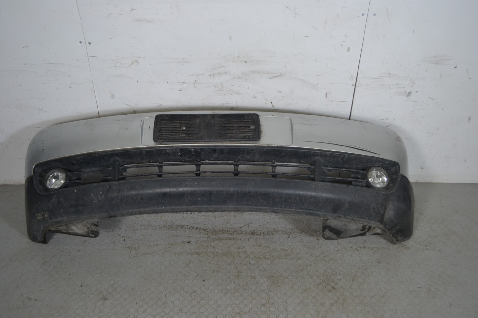 Paraurti anteriore Volkswagen Lupo I Dal 2001 al 2005 Colore grigio OE 6X0807221BGRU  1660739295345