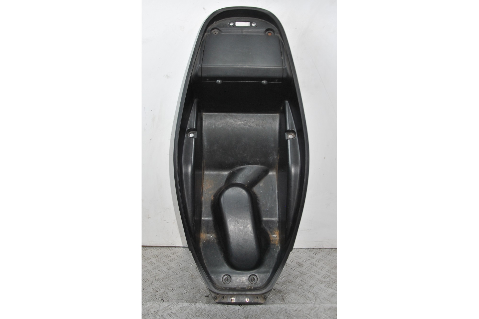 Vano Portaoggetti Sottosella Kymco Agility 125 R16 + dal 2008 al 2017  1661845377598