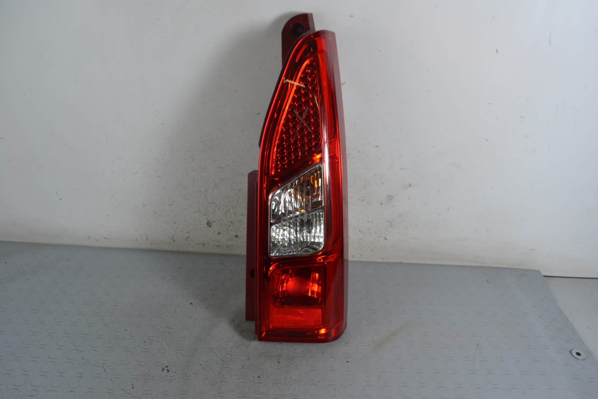 Fanale Stop Posteriore DX Peugeot Partner Tepee dal 2008 al 2018 Cod 08-552-1933r  1661934040310