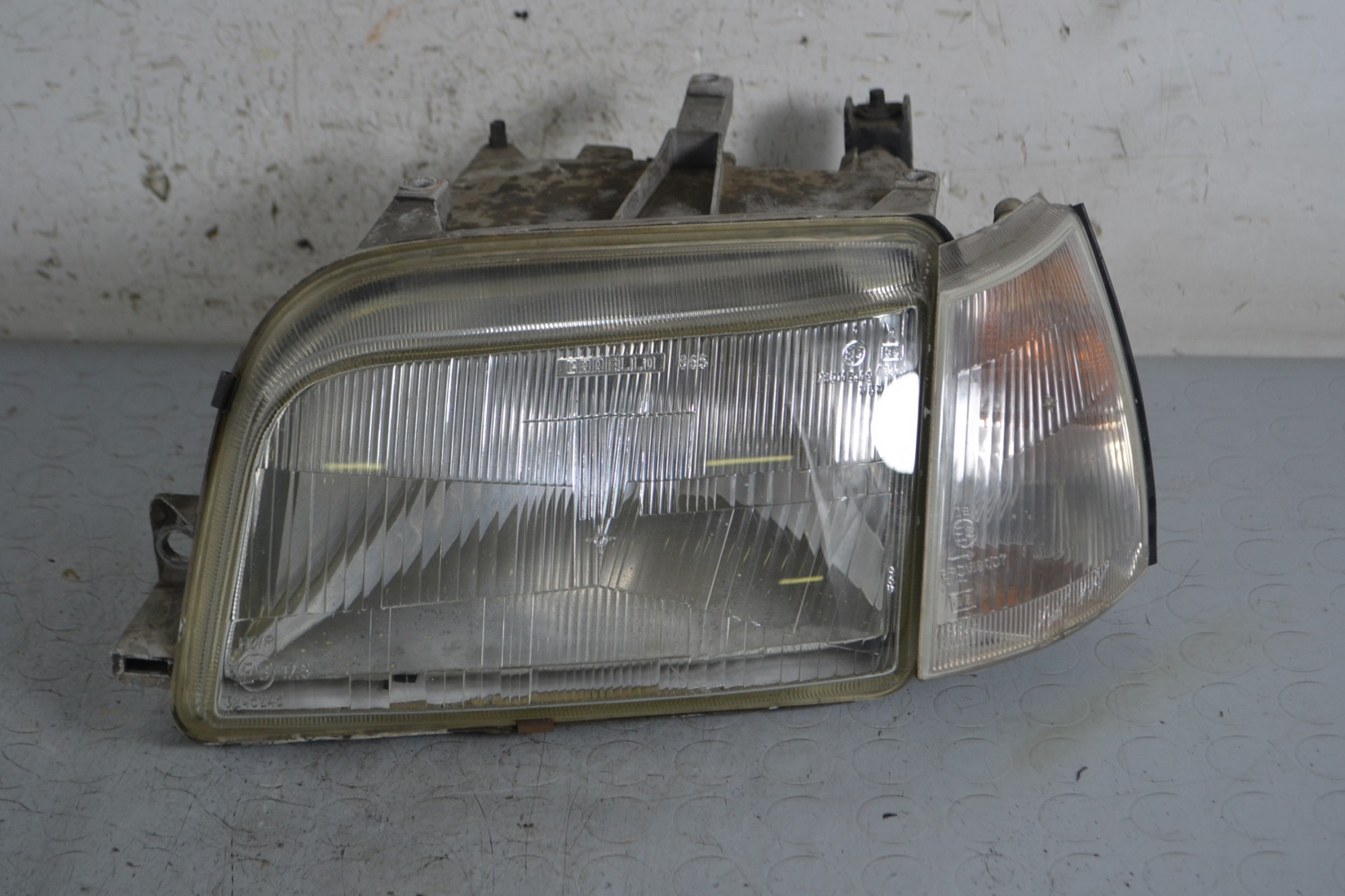 Faro Anteriore e Faro Fendinebbia Anteriore SX Renault Clio I dal 1990 al 1998 Cod 7700796425  1662041852490