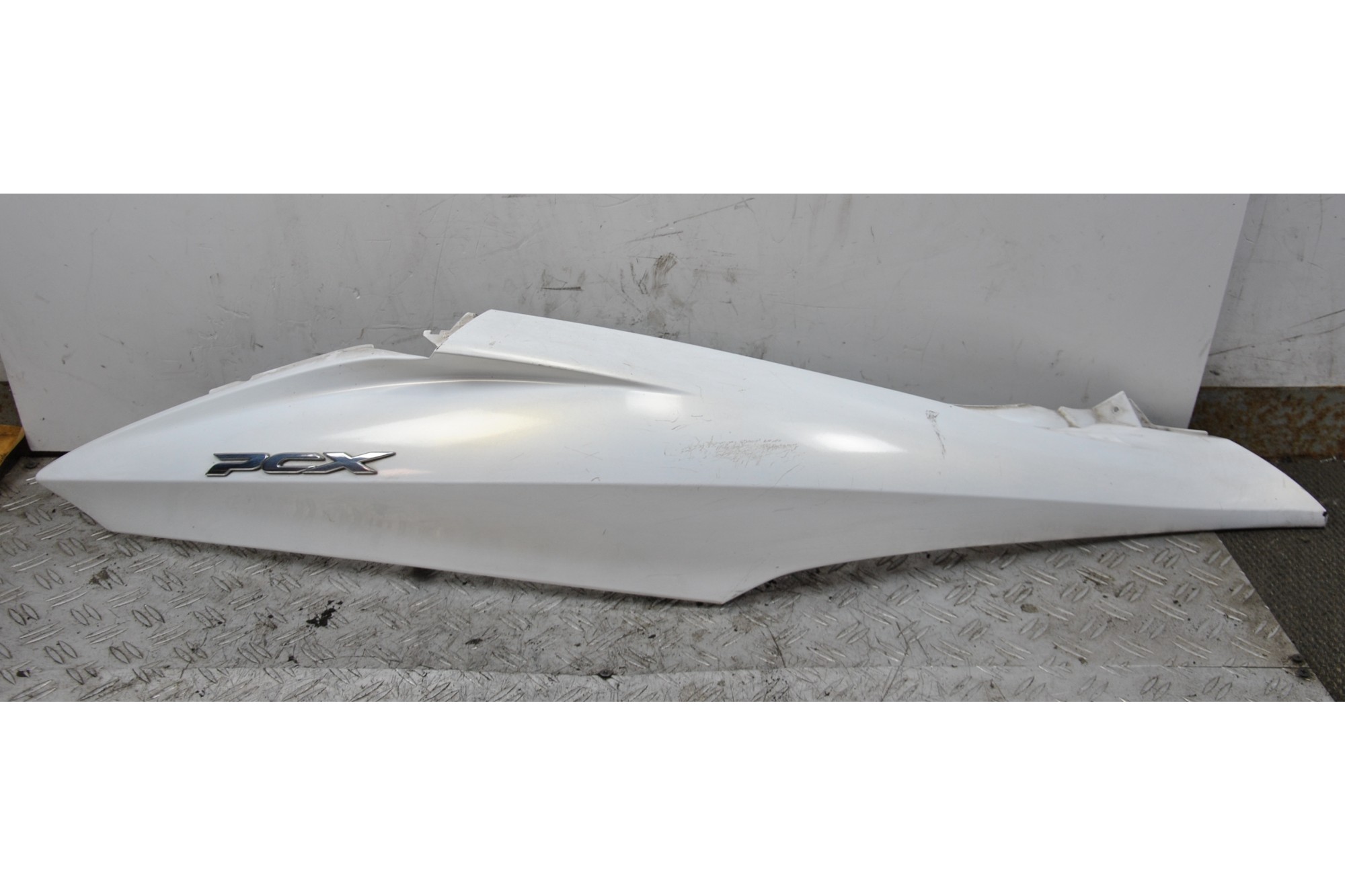 Carena Fianchetto Posteriore Laterale Destro Honda PCX 125 / 150 dal 2009 al 2016  1662389410192