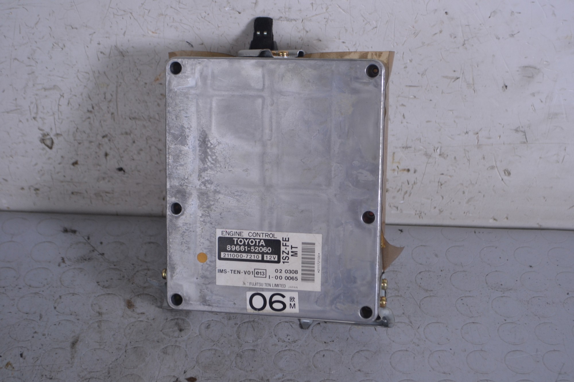 Centralina ECU Toyota Yaris 1.0 dal 1999 al 2005 Cod 89661-52060  1662563051166