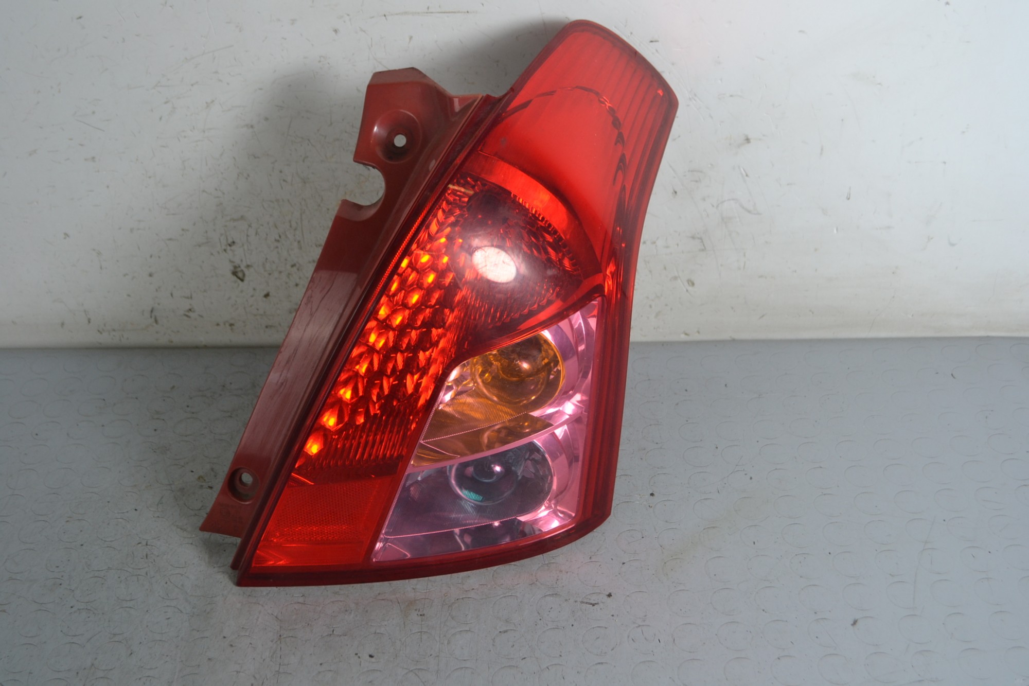 Fanale Stop Posteriore DX Suzuki Swift IV dal 2004 al 2010 cod 3565072K00000  1663148960644