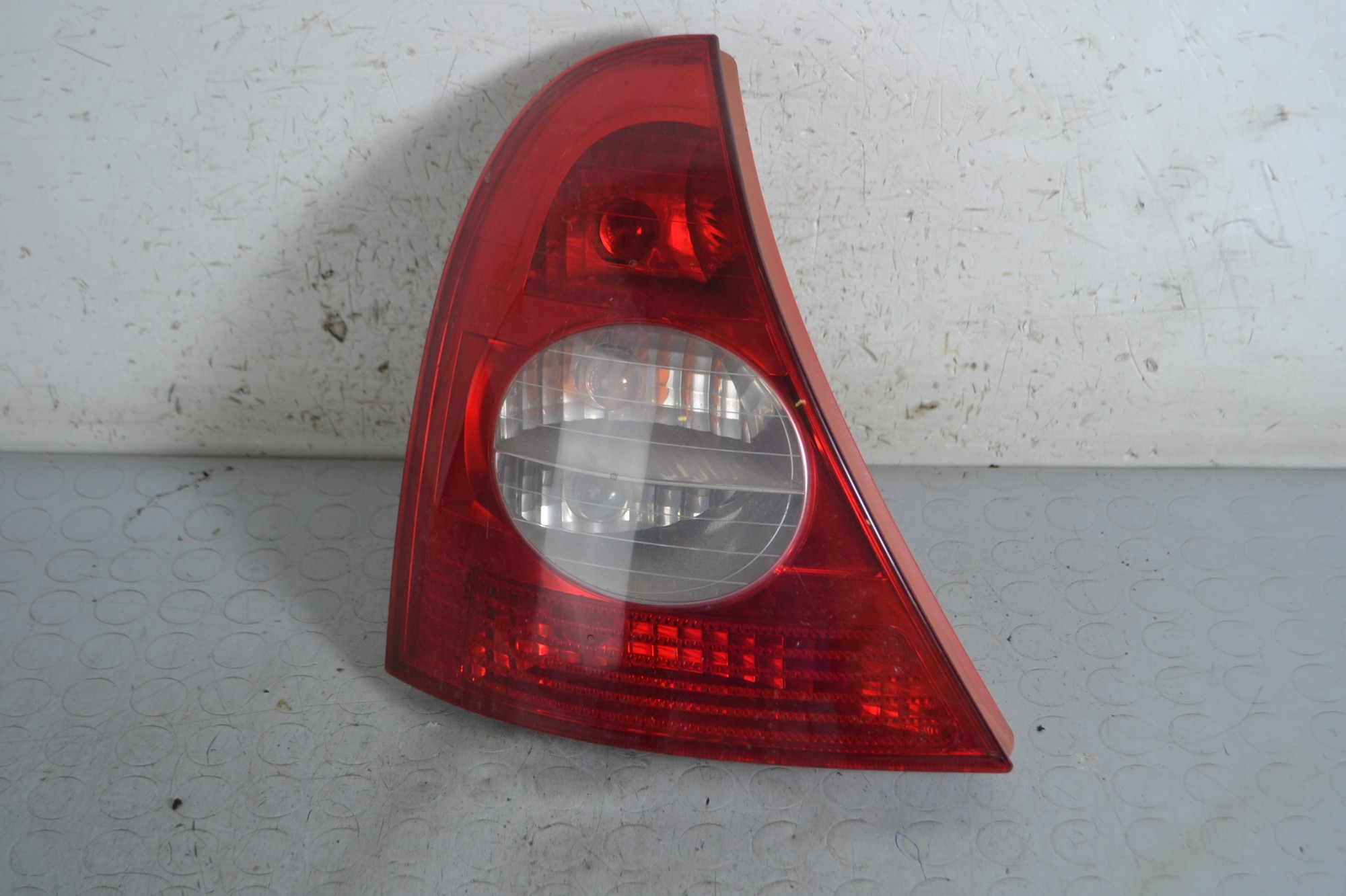 Fanale Stop Posteriore SX Renault Clio II dal 1998 al 2012 Cod 8200071413  1663253379324