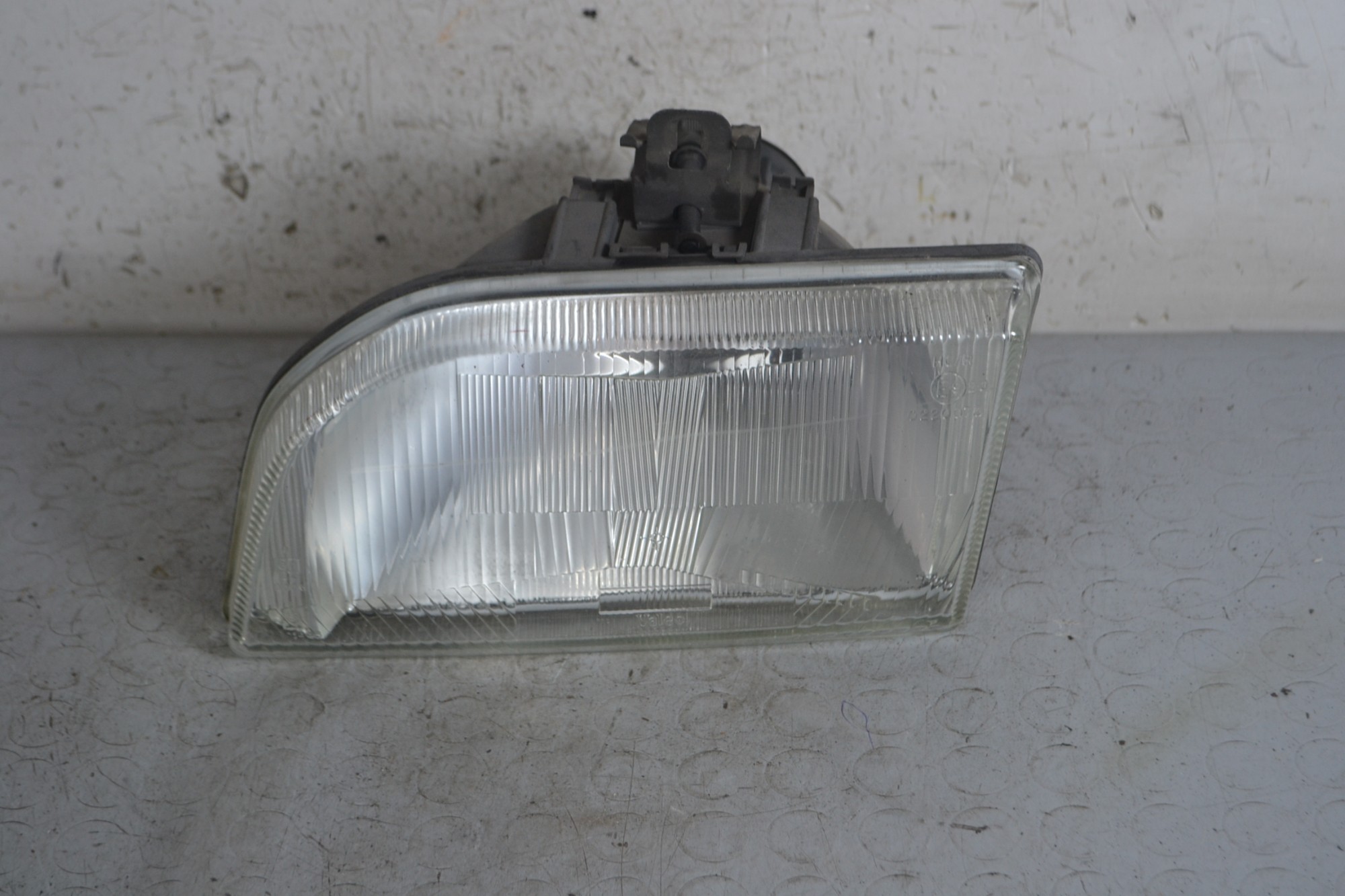 Faro Anteriore Interno SX Ford Fiesta III dal 1989 al 1996 Cod 6193001  1663338620648