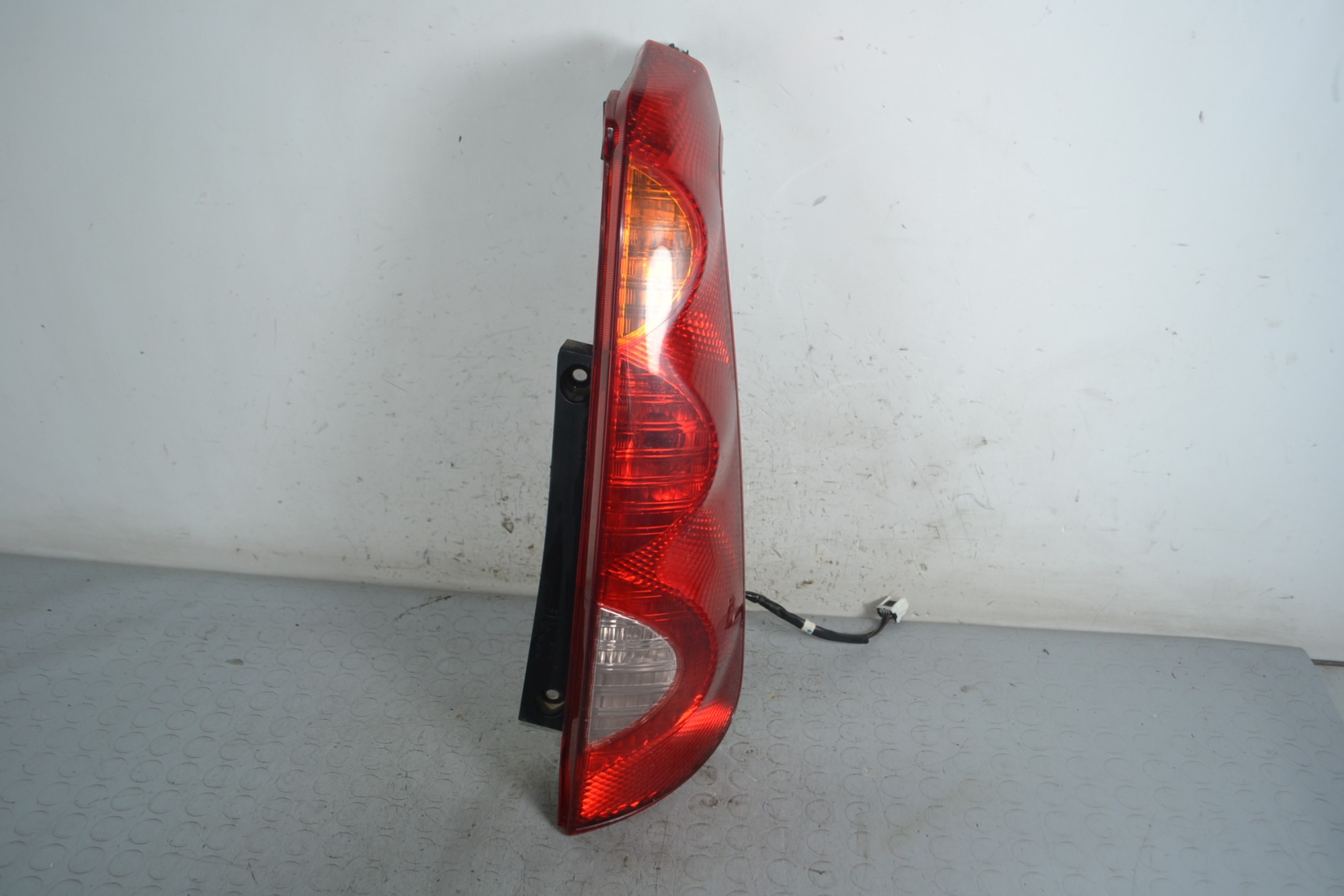 Fanale Stop Posteriore Inferiore DX Nissan Note dal 2004 al 2013 Cod 220-16752  1664202467550