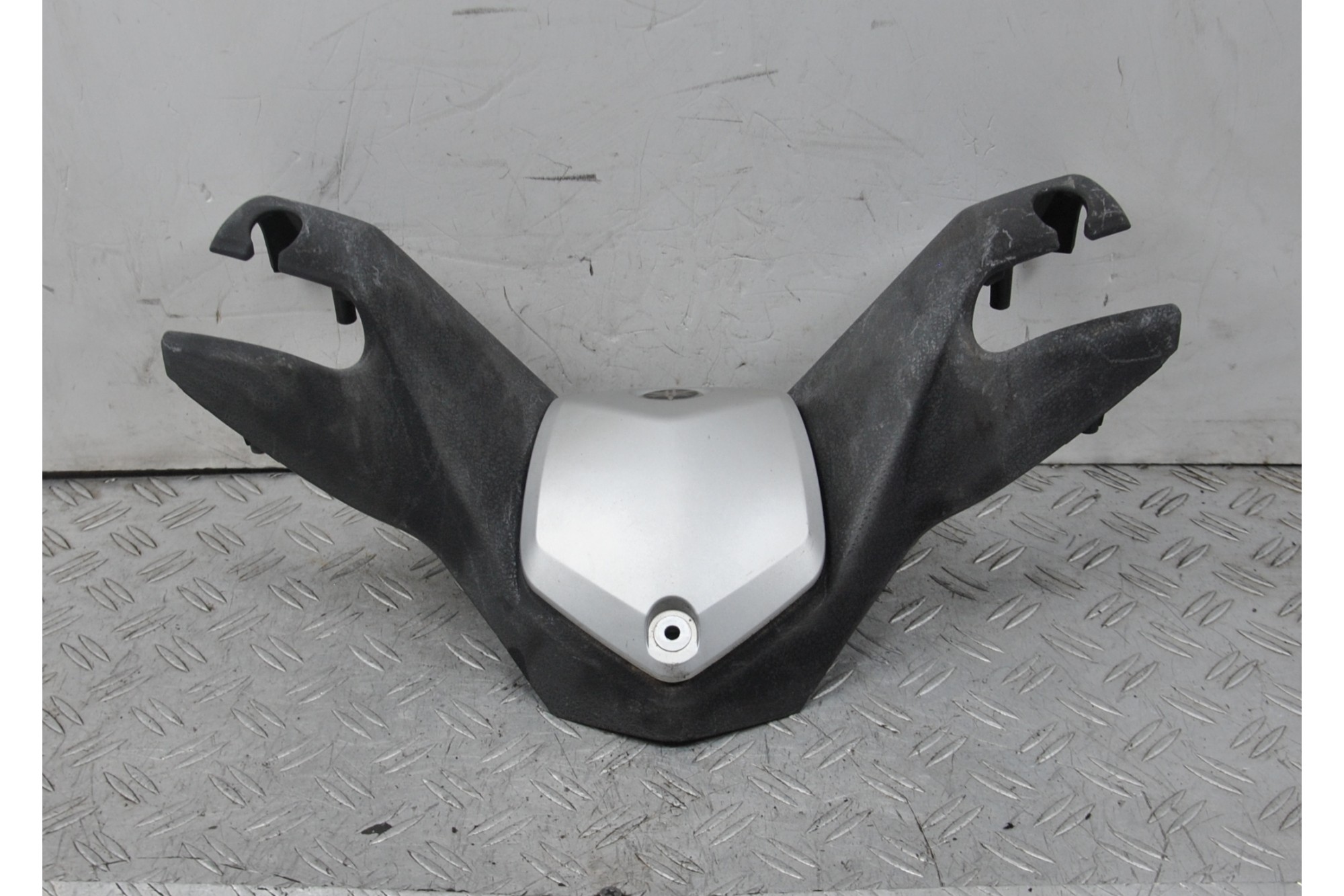 Carena Copri Manubrio Superiore Yamaha Xmax X-max 250 dal 2010 al 2013  1664351526498