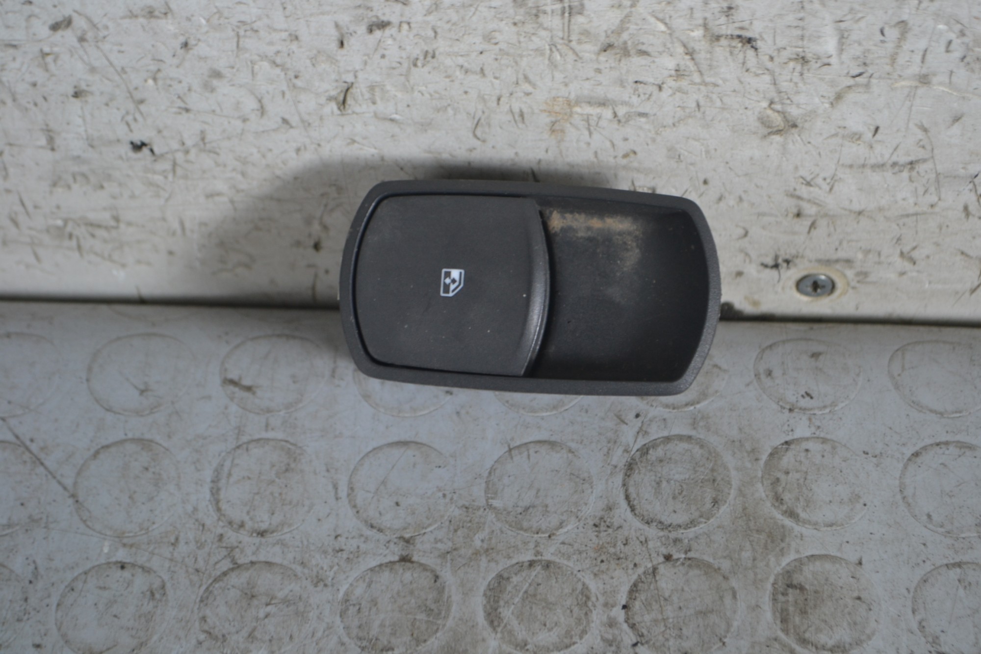 Pulsantiera Alzacristalli Anteriore DX Opel Corsa D dal 2006 al 2014 Cod 13189333  1664522926140