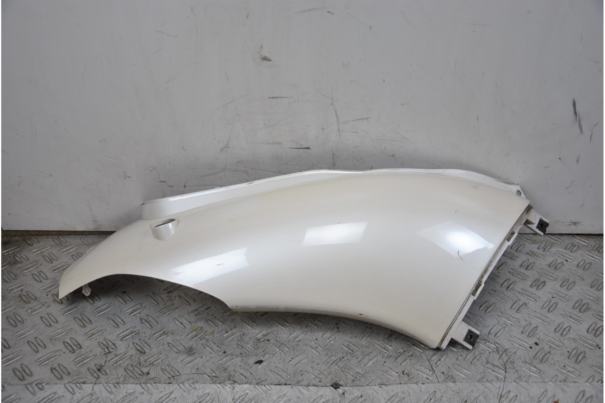 Carena Fianchetto Laterale Posteriore Destro Dx Honda Chiocciola @ 150 dal 2000 al 2006  1665134934356