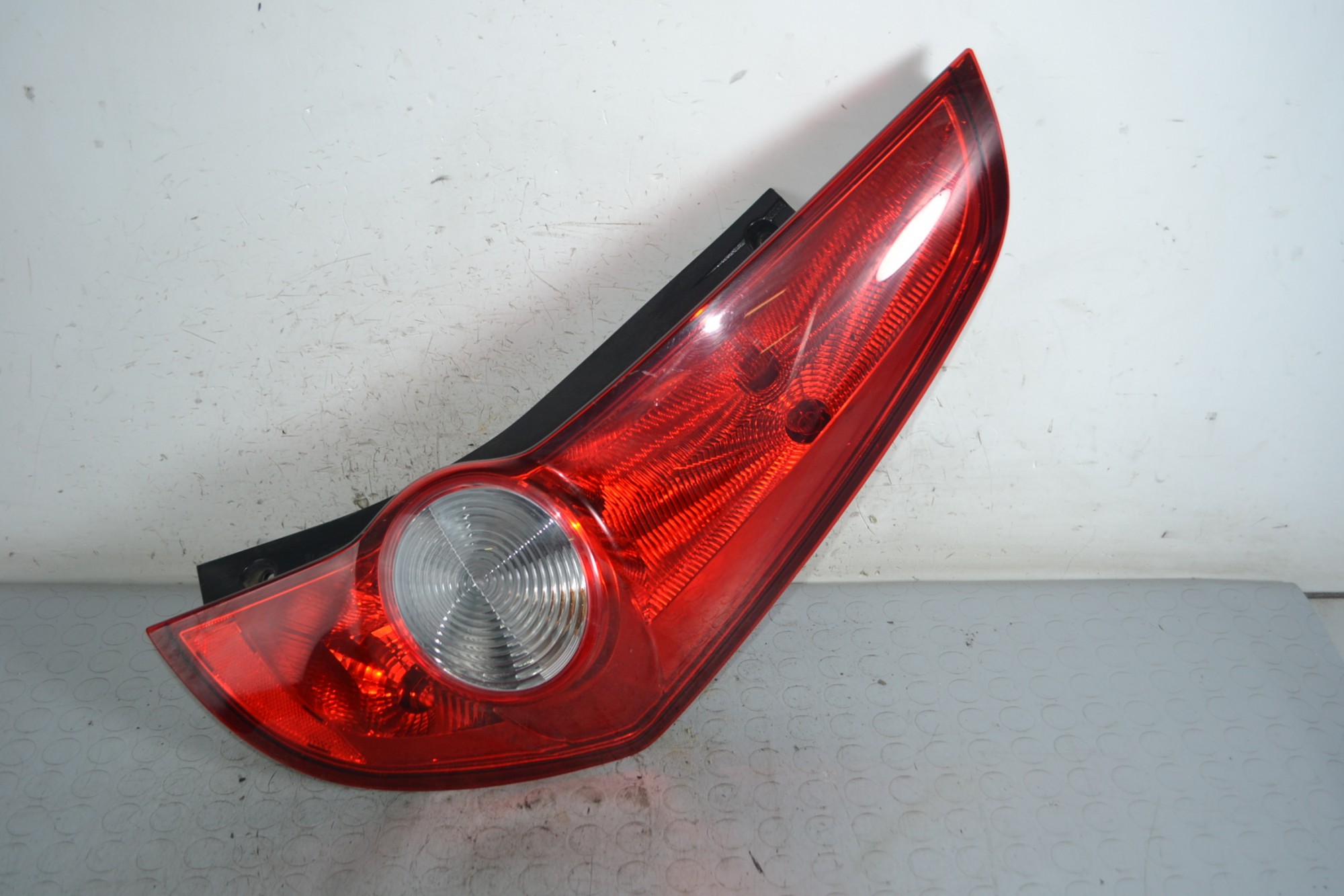 Fanale Stop Posteriore DX Opel Agila B dal 2008 al 2015 Cod 93193680  1665409837146