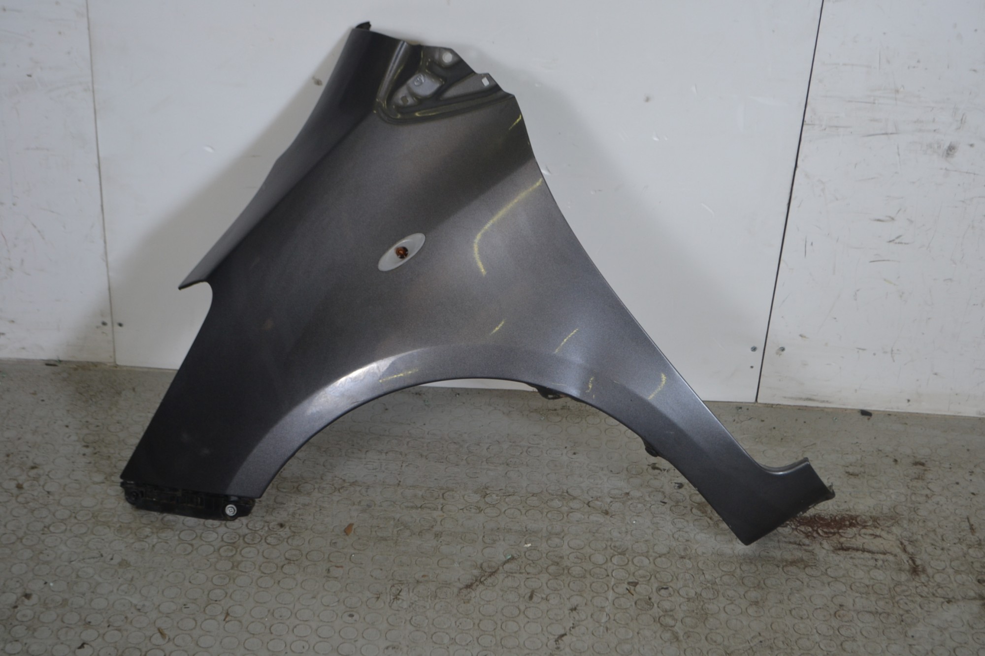 Parafango anteriore SX Toyota Yaris Dal 2005 al 2011 Colore grigio  1665999140251