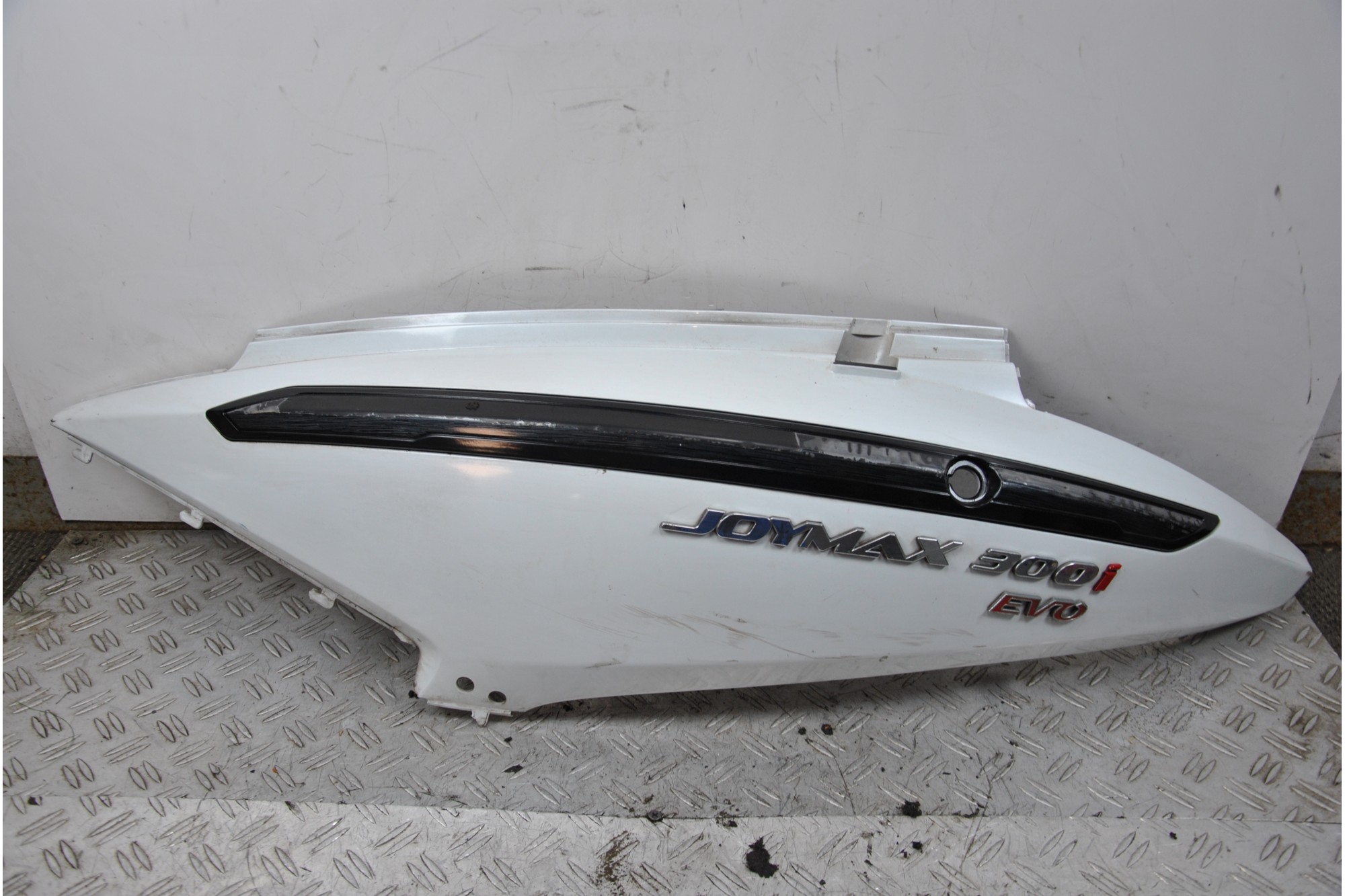 Carena Fianchetto Laterale SX Sym Joymax 300 Dal 2008 al 2013  1666260838440