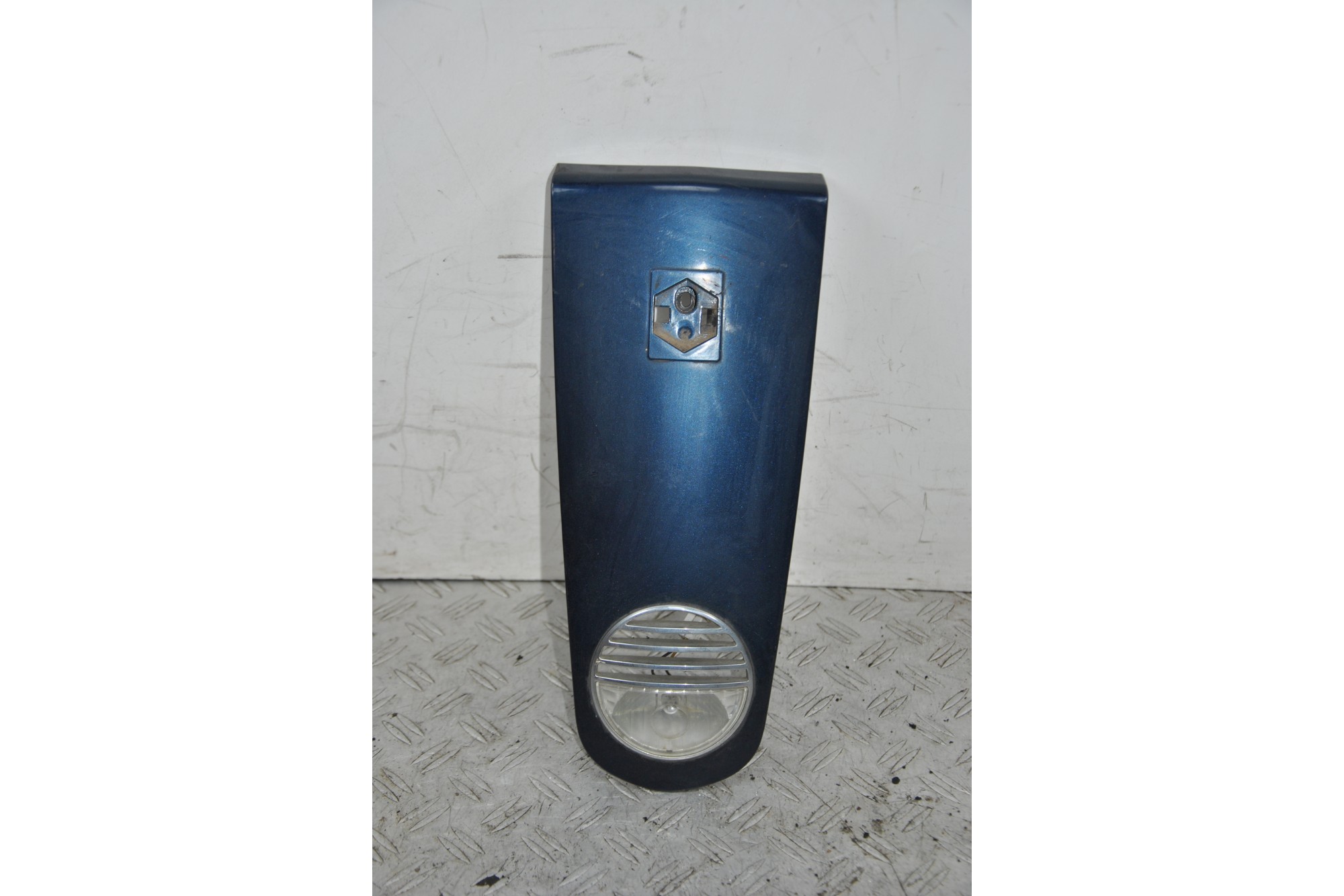 Carena Scudetto Anteriore Piaggio Vespa LX 125 Dal 2012 al 2013  1666360092117