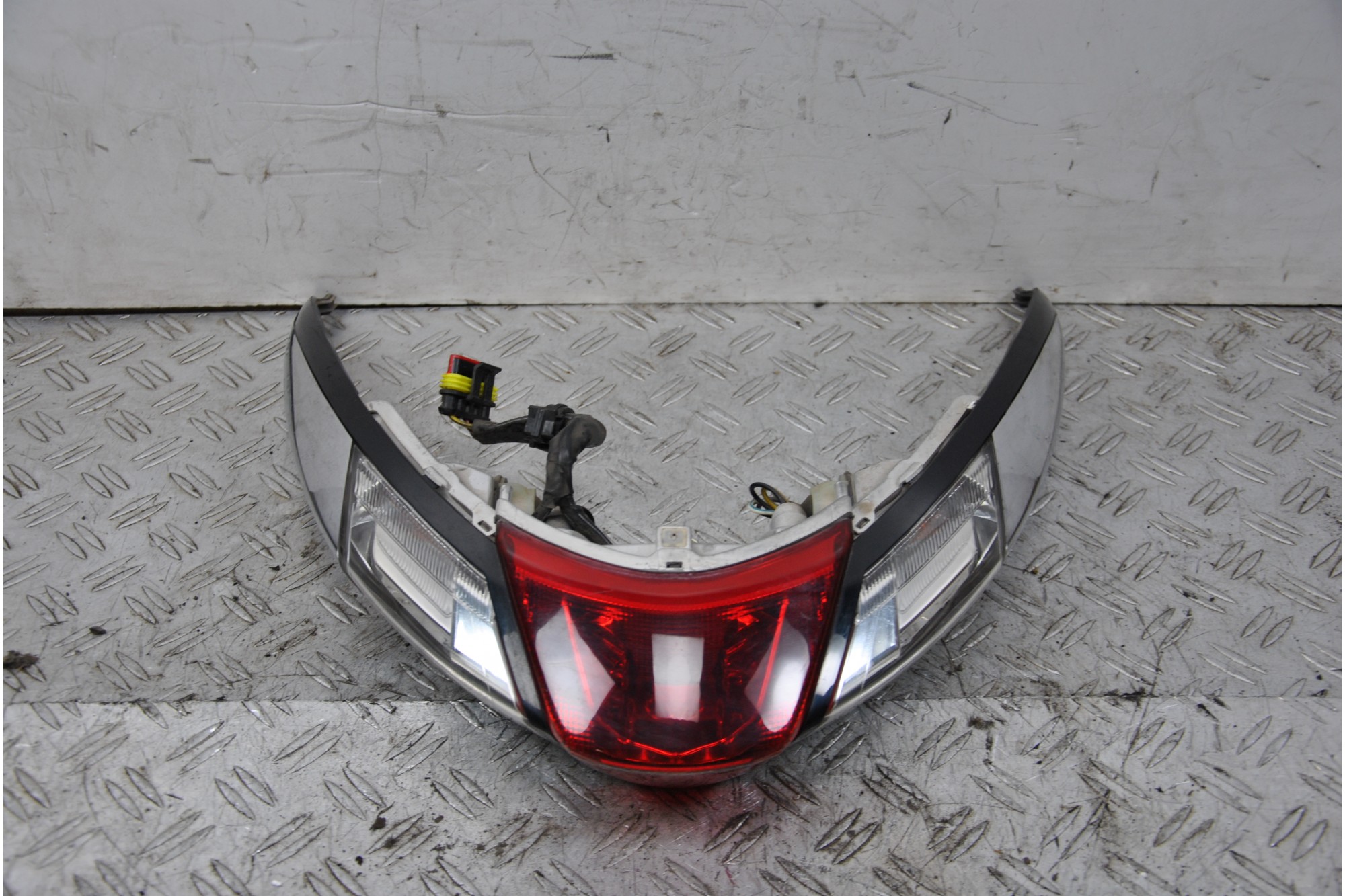 Fanale Stop Posteriore Piaggio Liberty 125 I-Get ABS dal 2016 al 2019  1666707084089