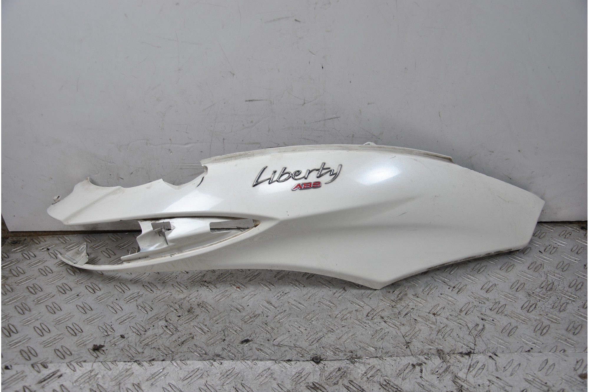 Carena Fianchetto Laterale posteriore Destro Piaggio Liberty 125 I-Get ABS dal 2016 al 2019  1666768718060