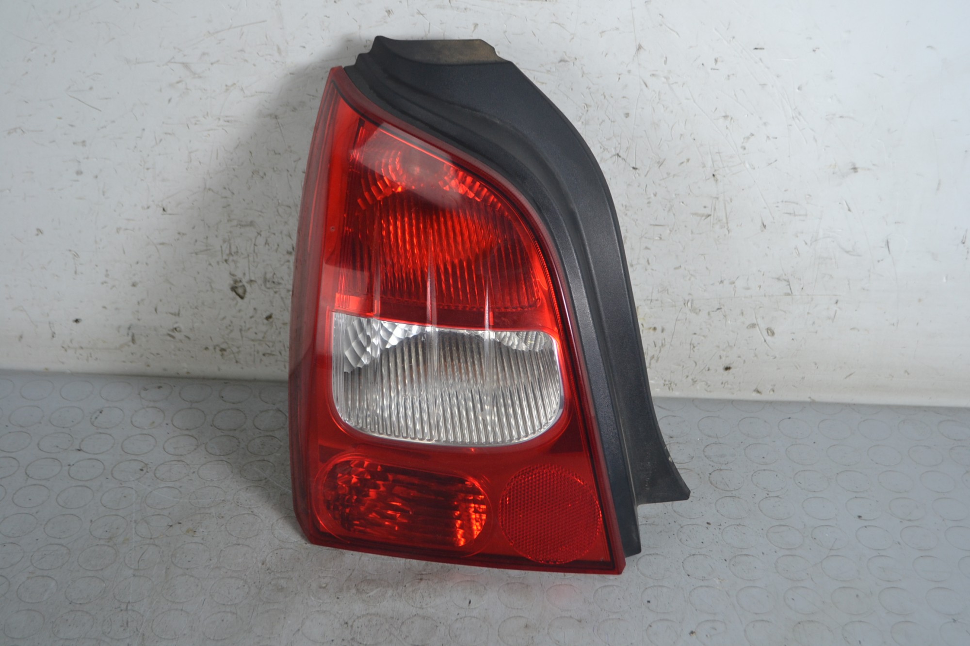 Fanale Stop Posteriore SX Renault Twingo II dal 2007 al 2014 Cod 8200387888  1666876090133