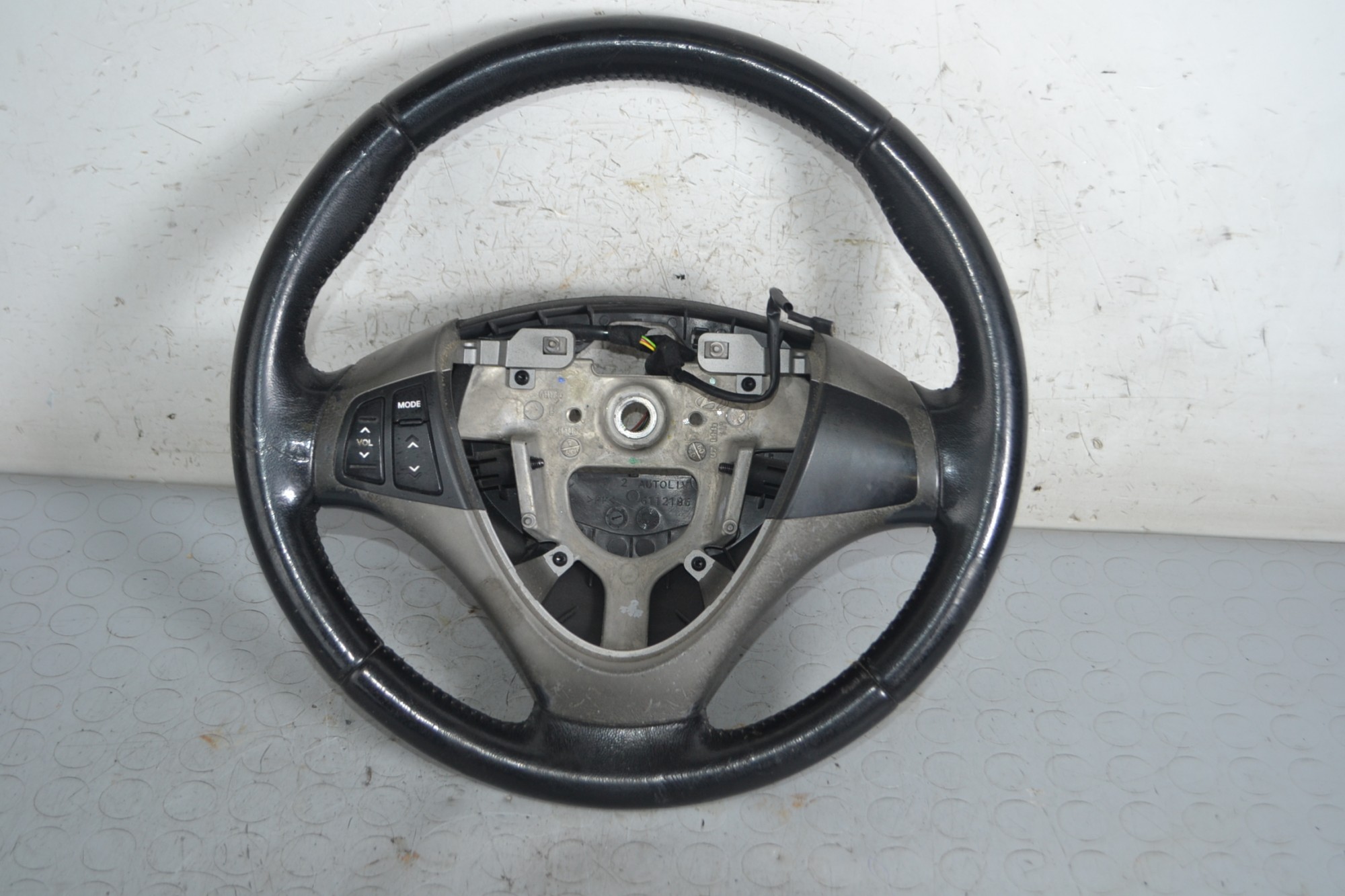 Volante con comandi Hyundai I30 Dal 2007 al 2012 Cod 6111736  1666882291029