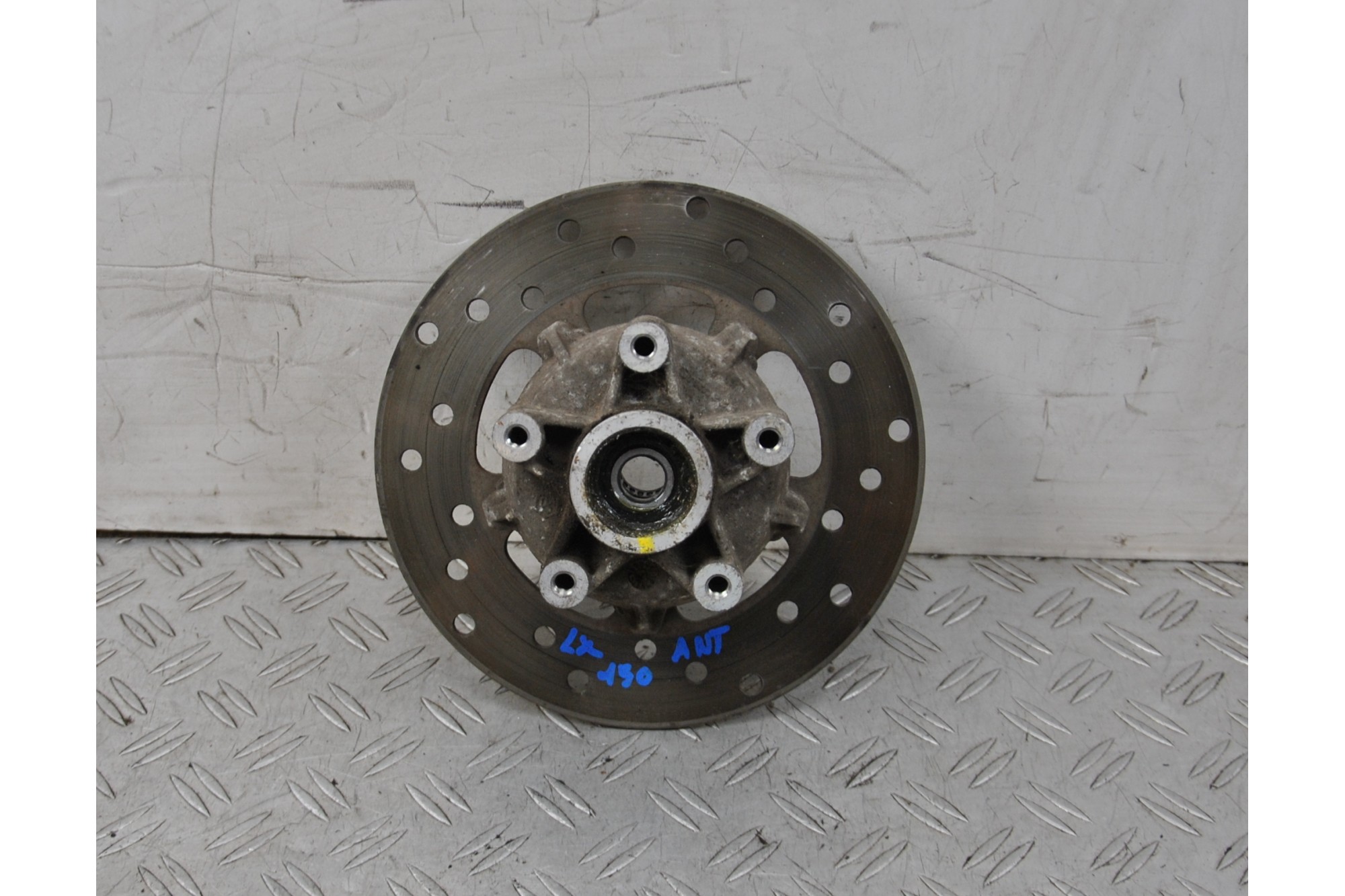 Mozzo Ruota Con Disco Freno Anteriore Piaggio Vespa LX 150 Dal 2012 al 2013  1667209184253