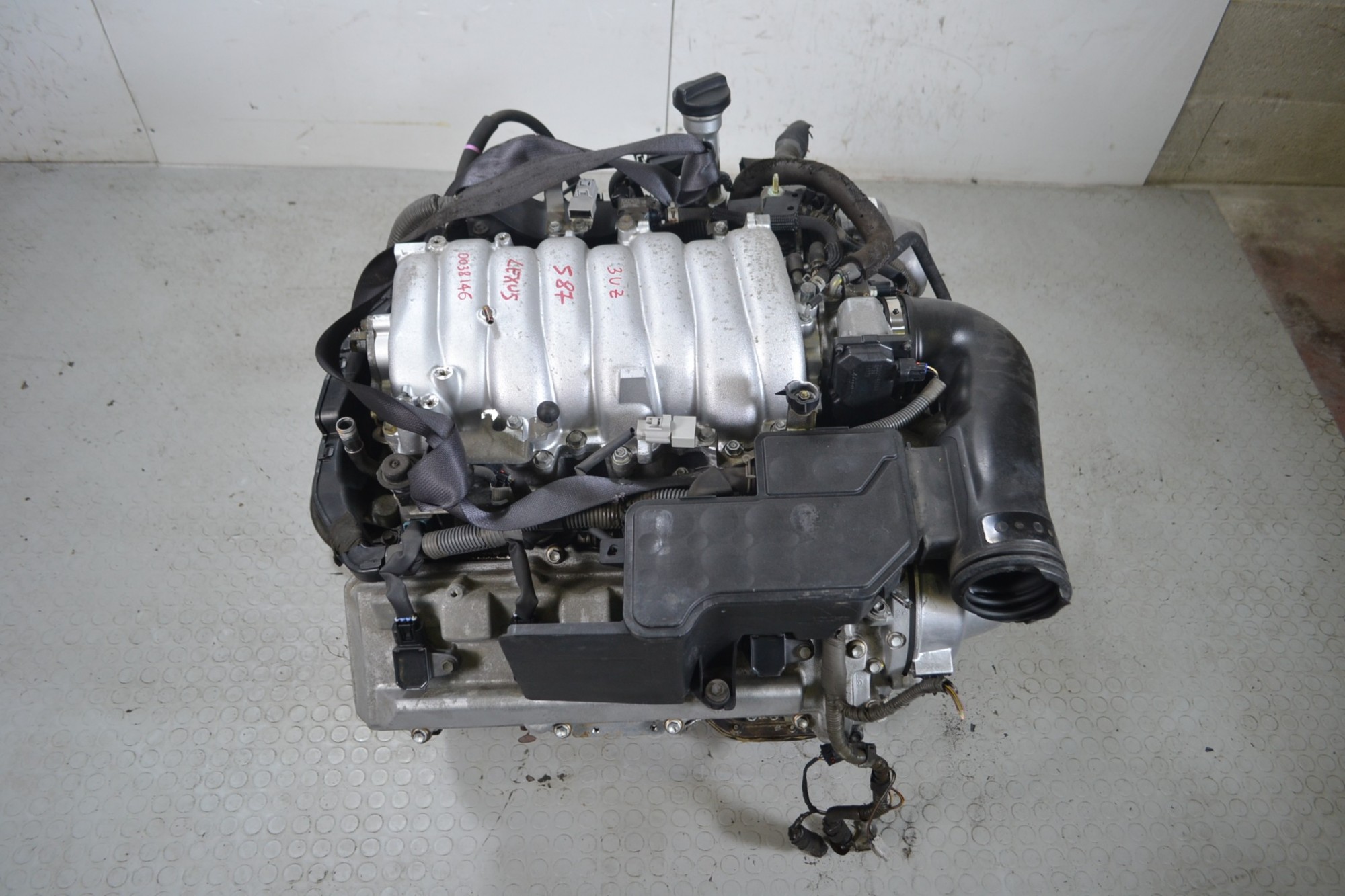 Motore V8 Lexus Cod 3UZ 4.3L n serie 0038146  1667579500455