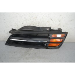 Griglia anteriore SX con freccia Nissan Micra K12 Dal 2002 al 2010 Cod 62330AX600  1667980209879