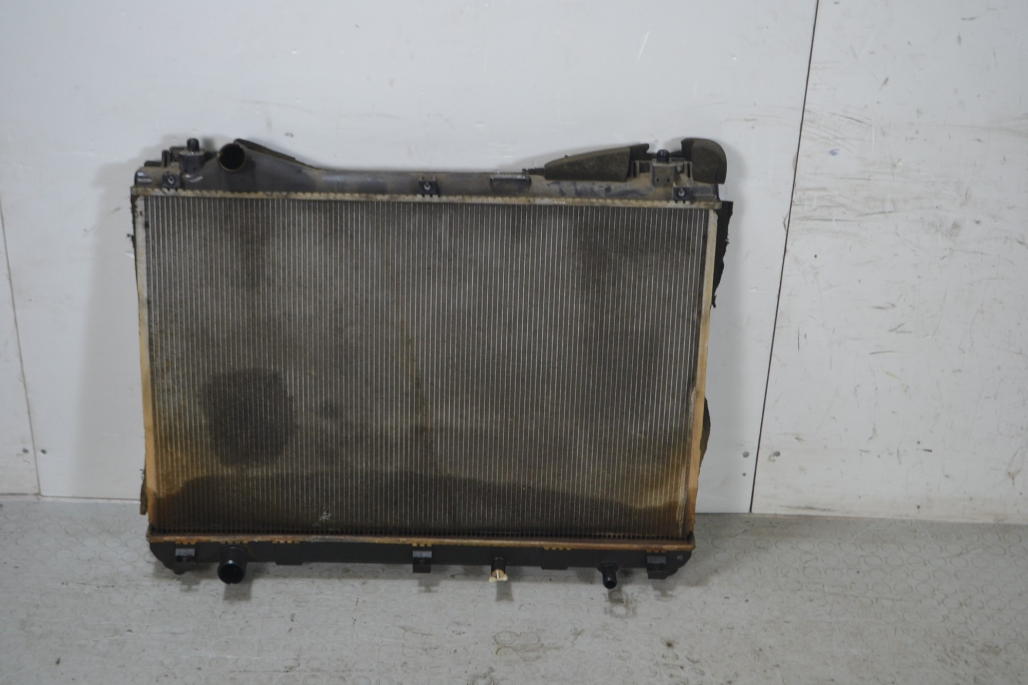 Radiatore acqua Suzuki Grand Vitara Dal 2005 al 2015 Cod 4220008055 versione 3 porte motore 1.9 DDiS JX  1667993581429