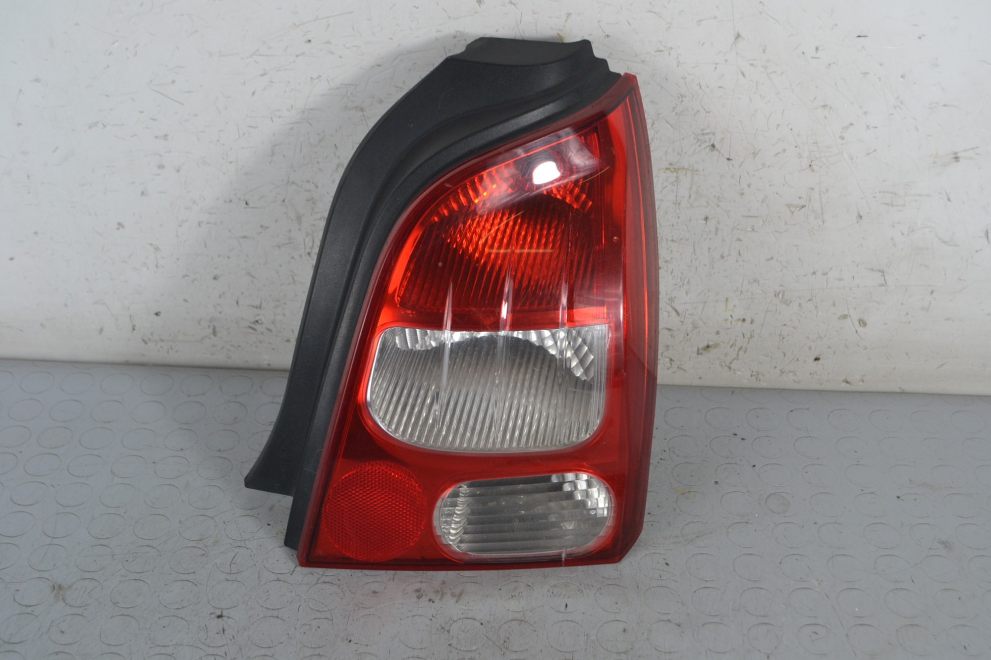 Fanale Stop Posteriore DX Renault Twingo II dal 2007 al 2014 Cod 8200387889  1668010085456