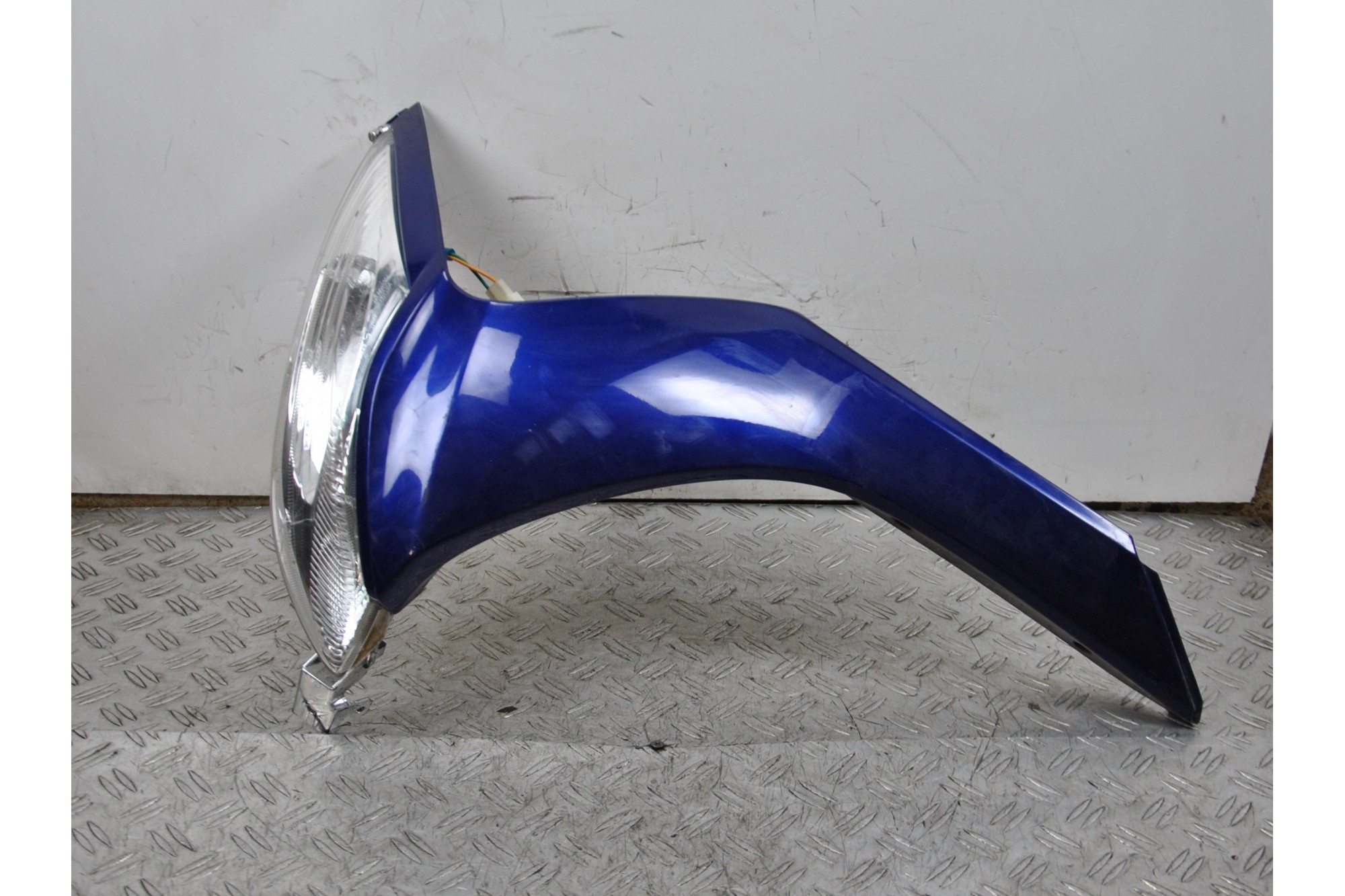 Carena Scudo Anteriore Sx + Freccia Honda Vision 50 / 110 dal 2011 al 2017  1668091050596