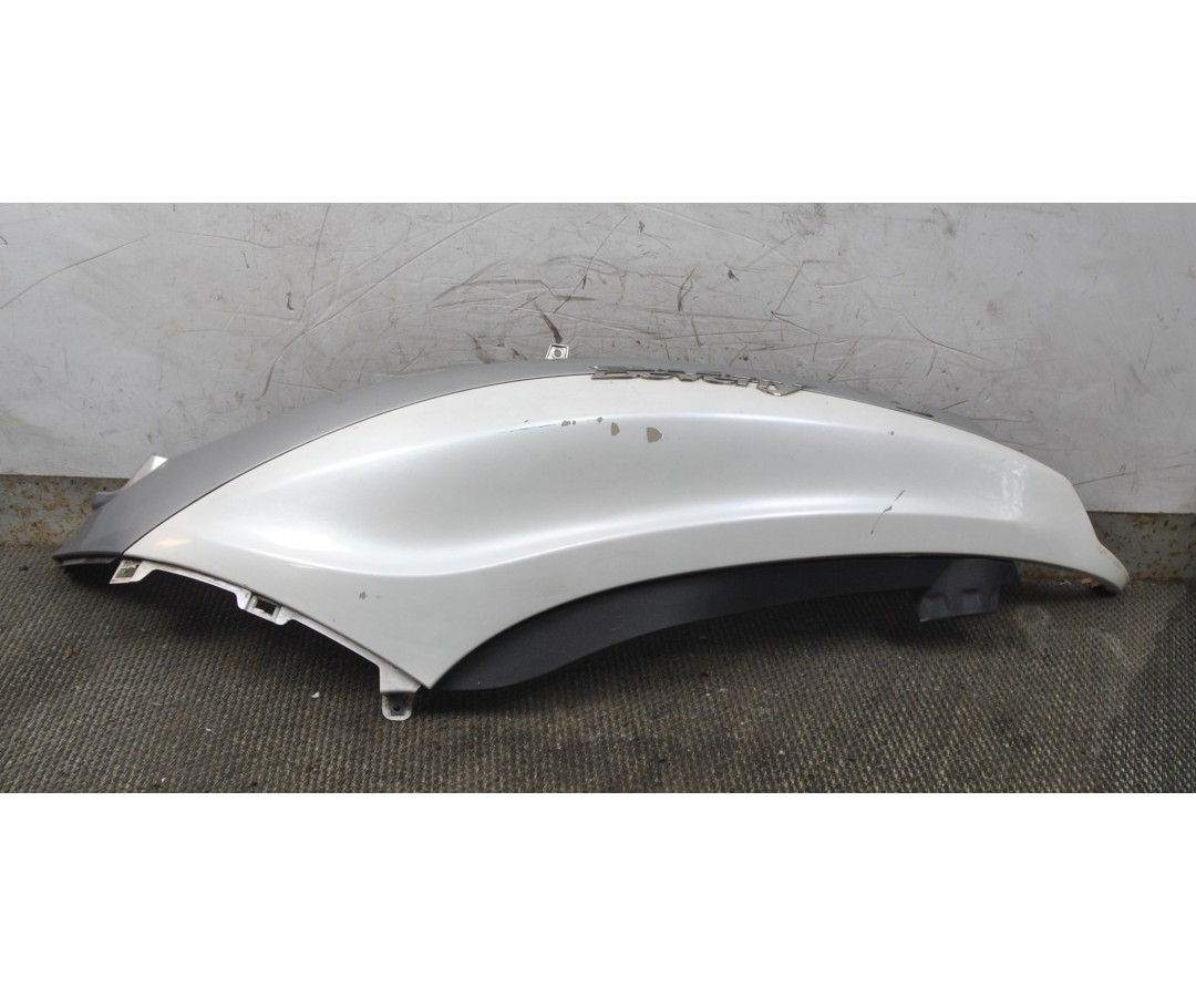 Carena posteriore sinistra Sx Piaggio Beverly 125 / 300 / 350 ST dal 2011 al 2018  2411111139394