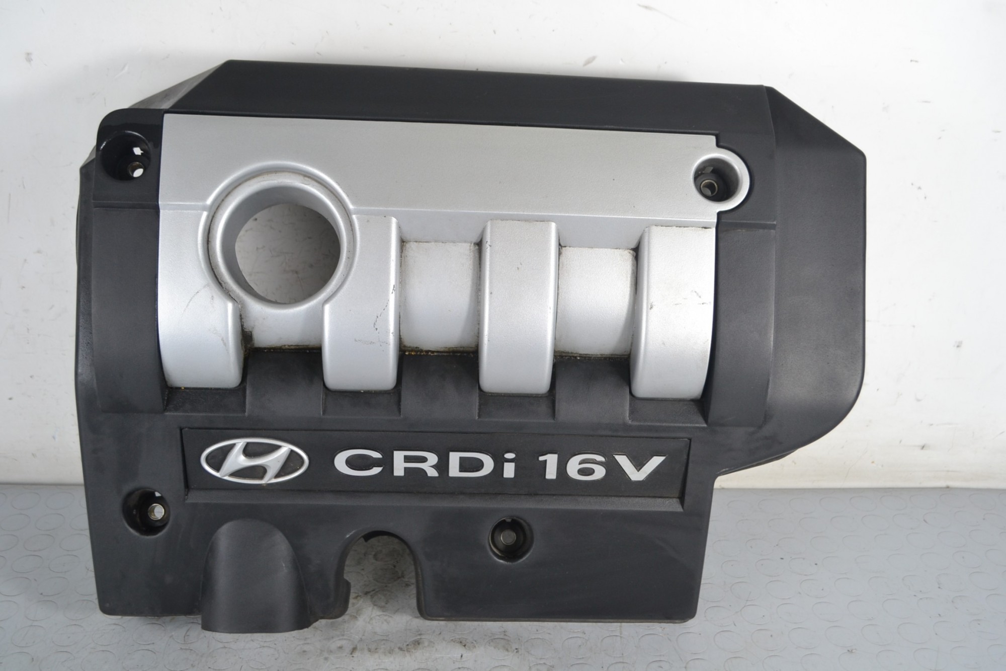 Coperchio Motore Hyundai Santa Fe 2.0 CRDI dal 2000 al 2006 Cod 29240-27101  1668508085395