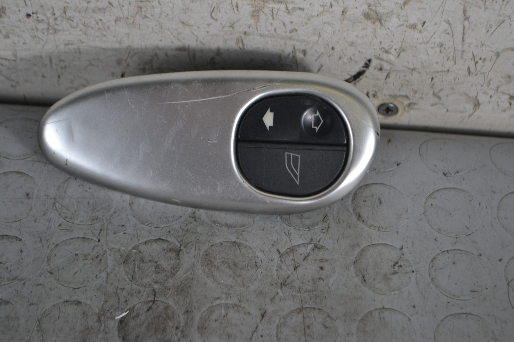 Pulsantiera alzacristalli anteriore DX Ford Puma Dal 1997 al 2002 Cod 10062bew  1668584429014