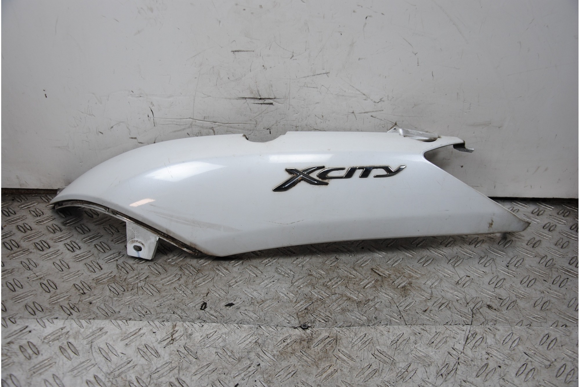 Carena Fianchetto Laterale Posteriore Sinistro Yamaha X-City Xcity 250 dal 2006 al 2016  1668608053737