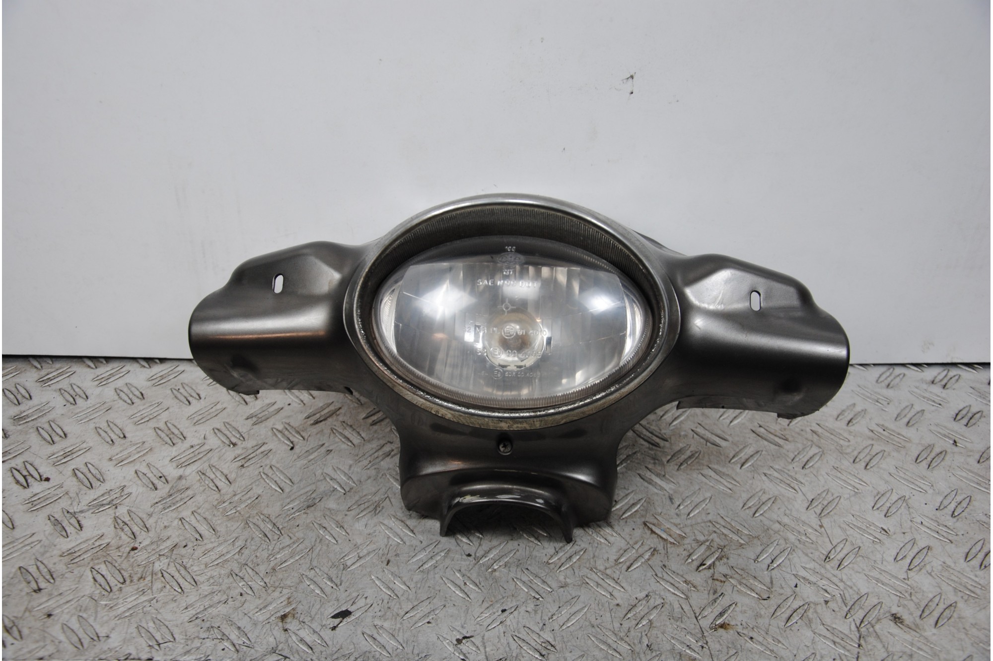 Carena Portafaro Con Faro Aprilia Scarabeo 50 Dal 2009 al 2017  1668696877499