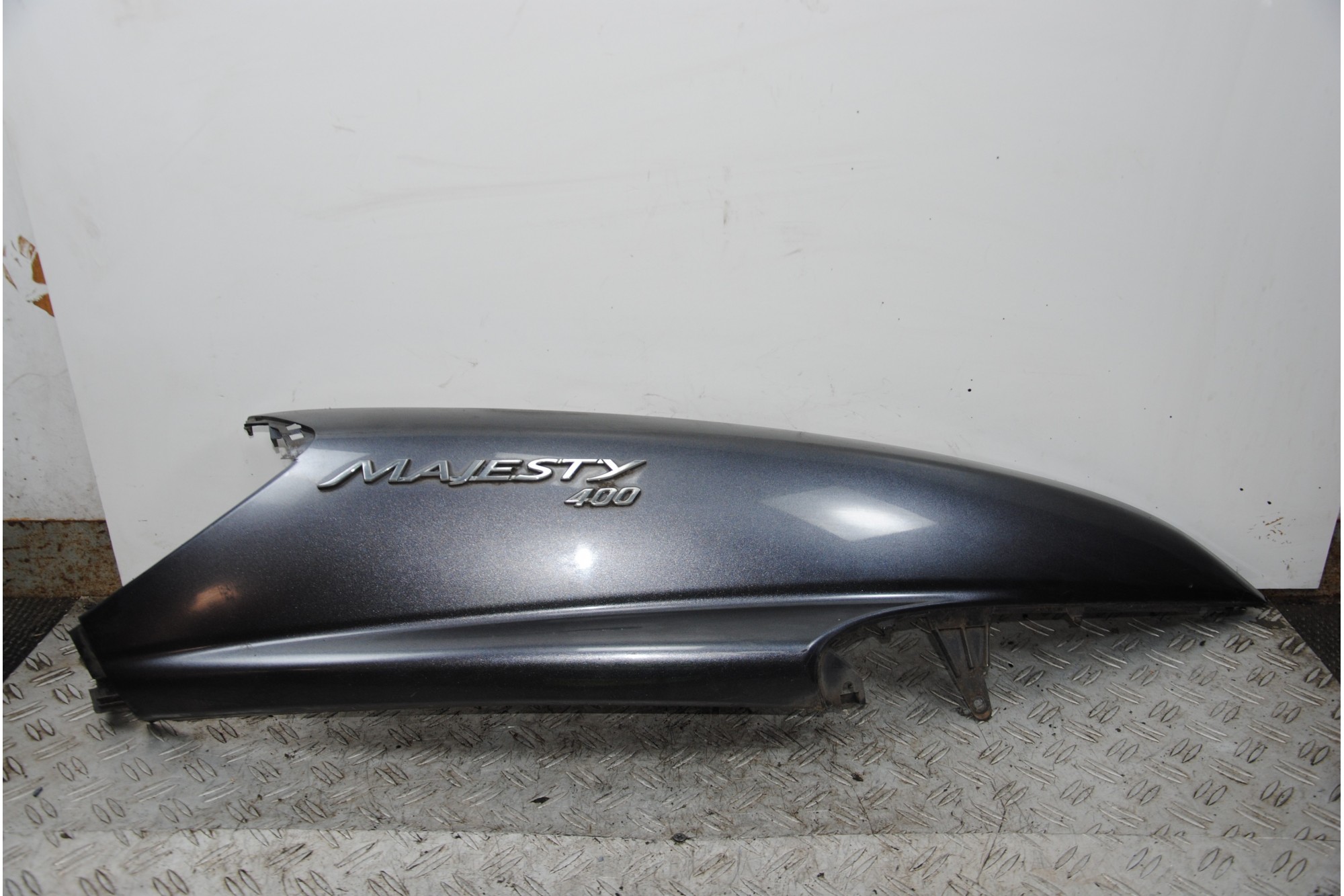 Carena Fianchetto Laterale posteriore Destro Yamaha Majesty 400 dal 2004 al 2008  1669995185353