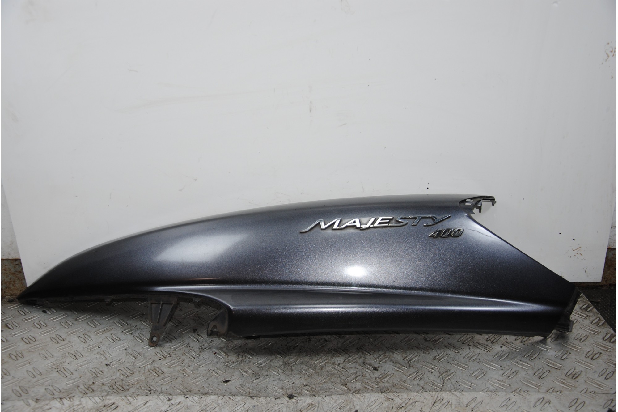 Carena Fianchetto Laterale posteriore Sinistro Yamaha Majesty 400 dal 2004 al 2008  1669995381458