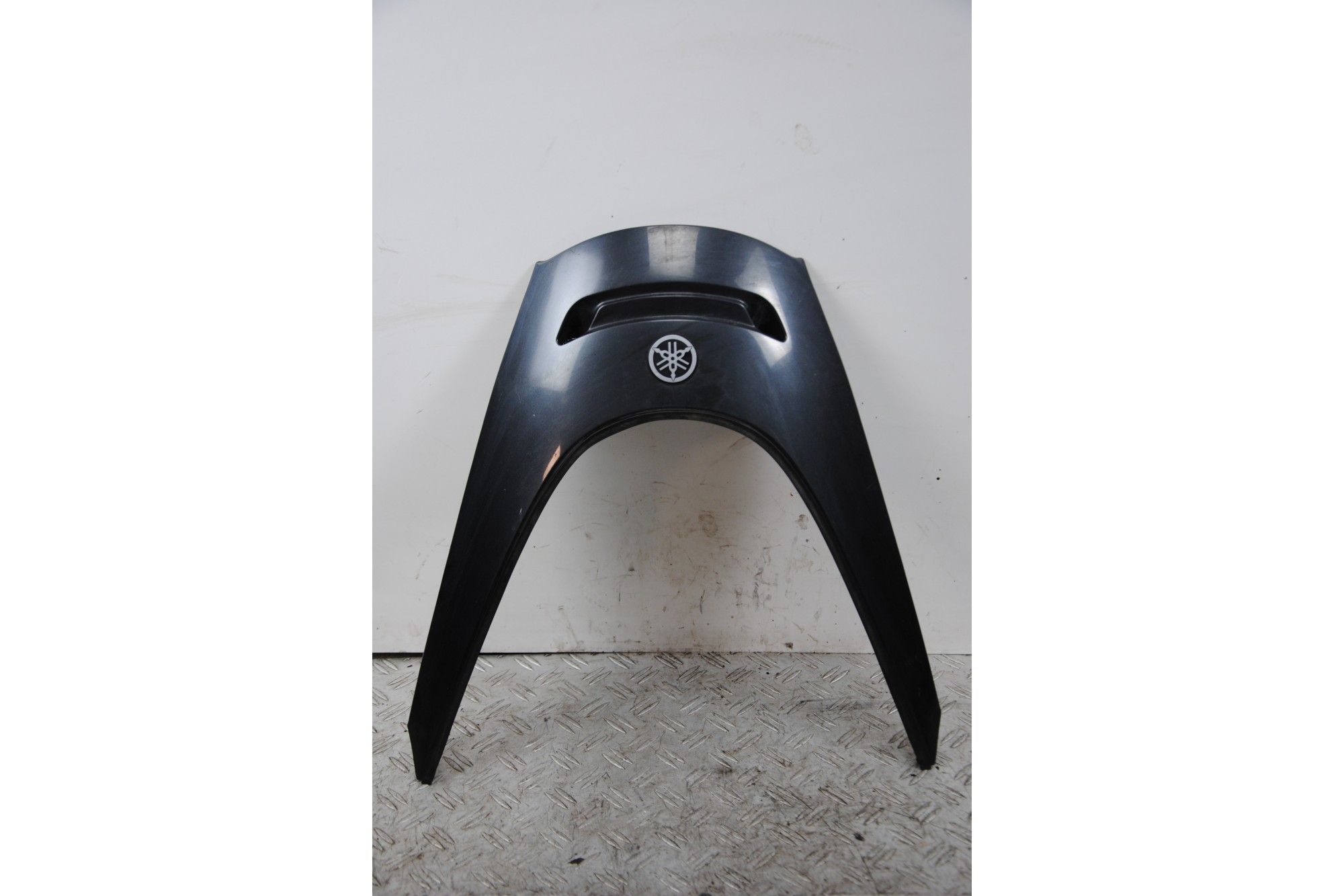 Carena Scudetto Boomerang Anteriore Yamaha Majesty 250 DX dal 1998 al 2002  1670327587028