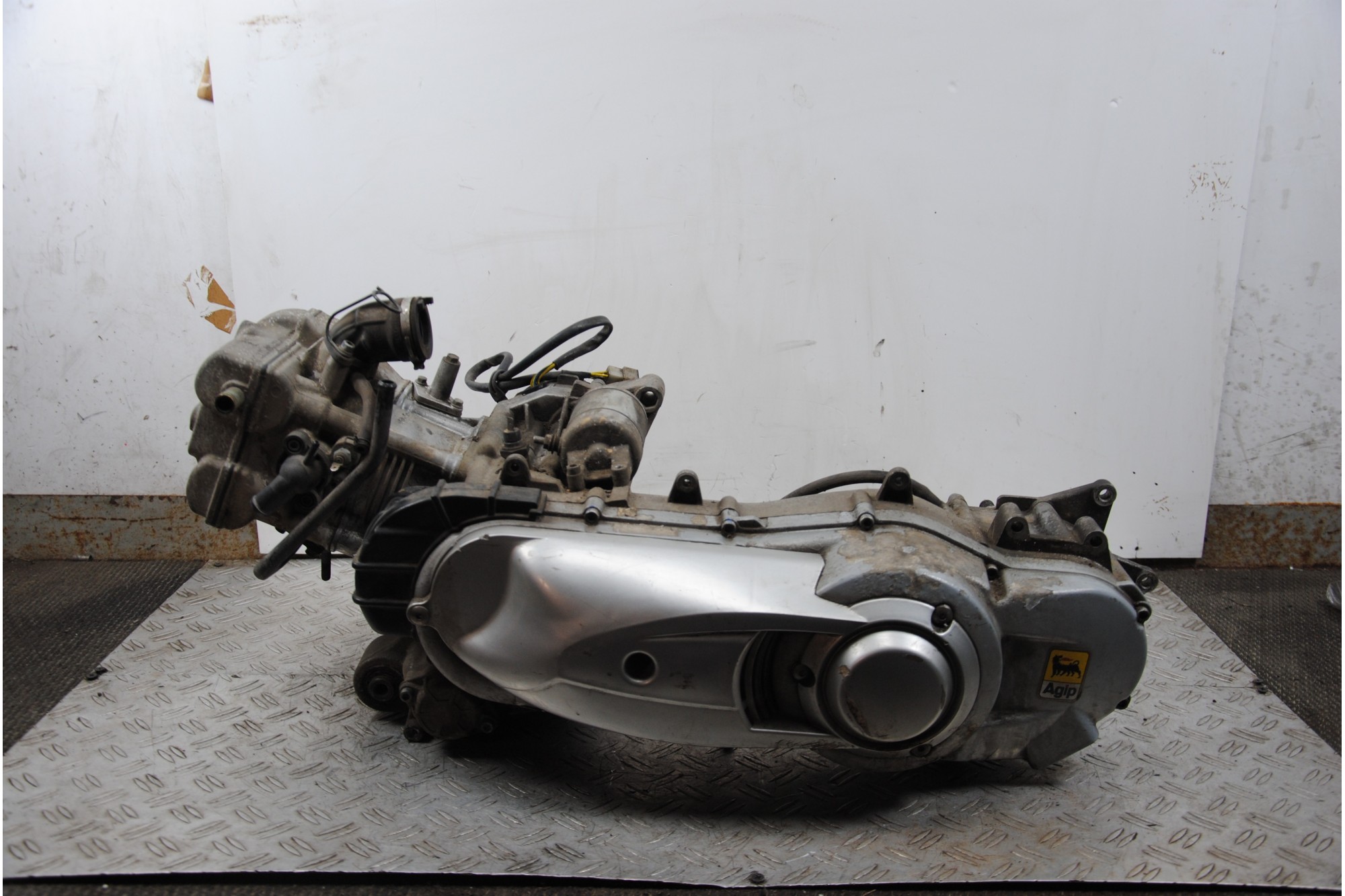 Blocco Motore Aprilia Scarabeo Light 200 Carb dal 2007 al 2013 Cod CA04 Num 8001007 Km 26.000  1670598973407