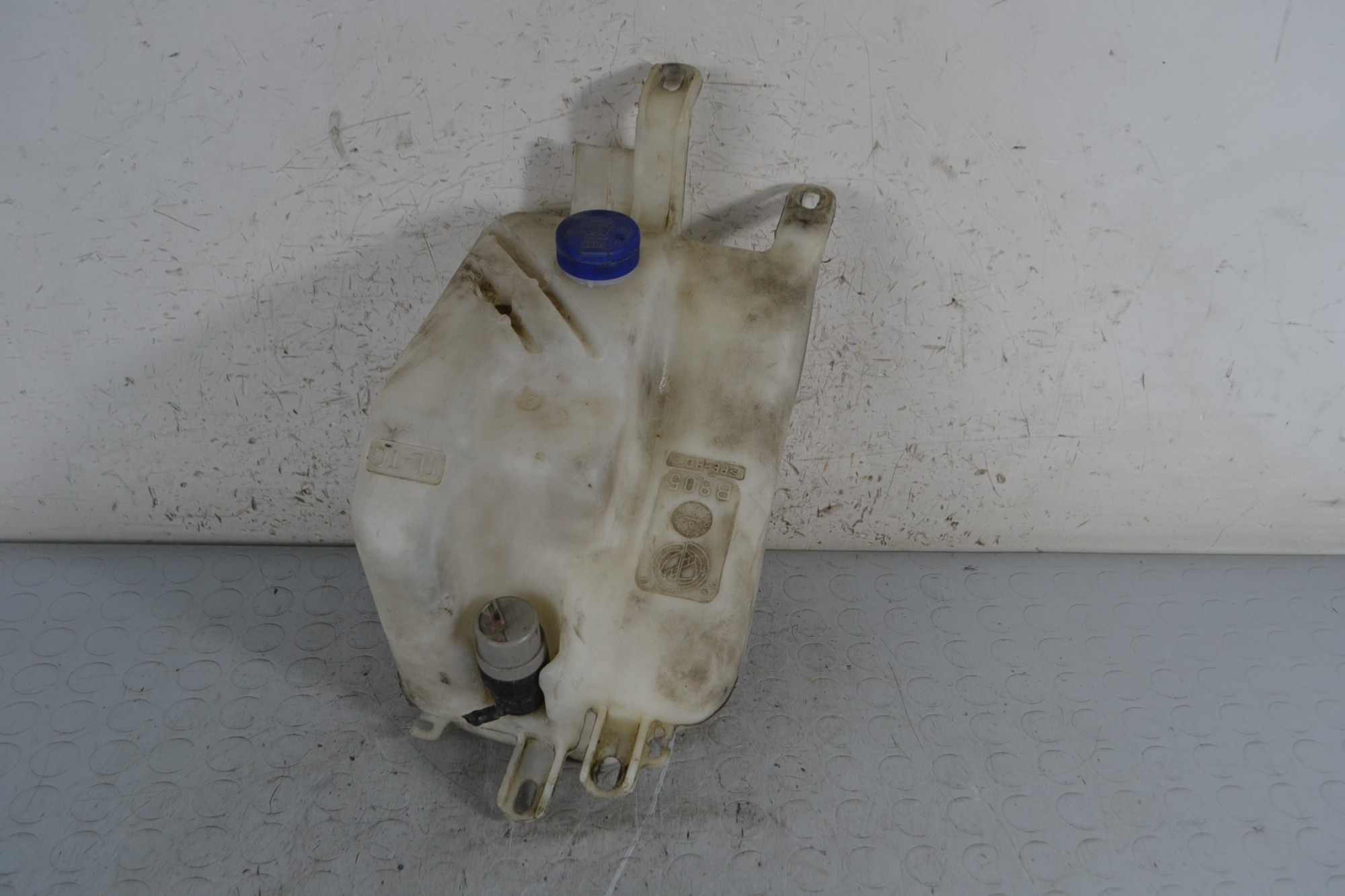 Vaschetta acqua tergicristalli Alfa Romeo 146 Dal 1995 al 1999 Cod 60588807  1671201625195