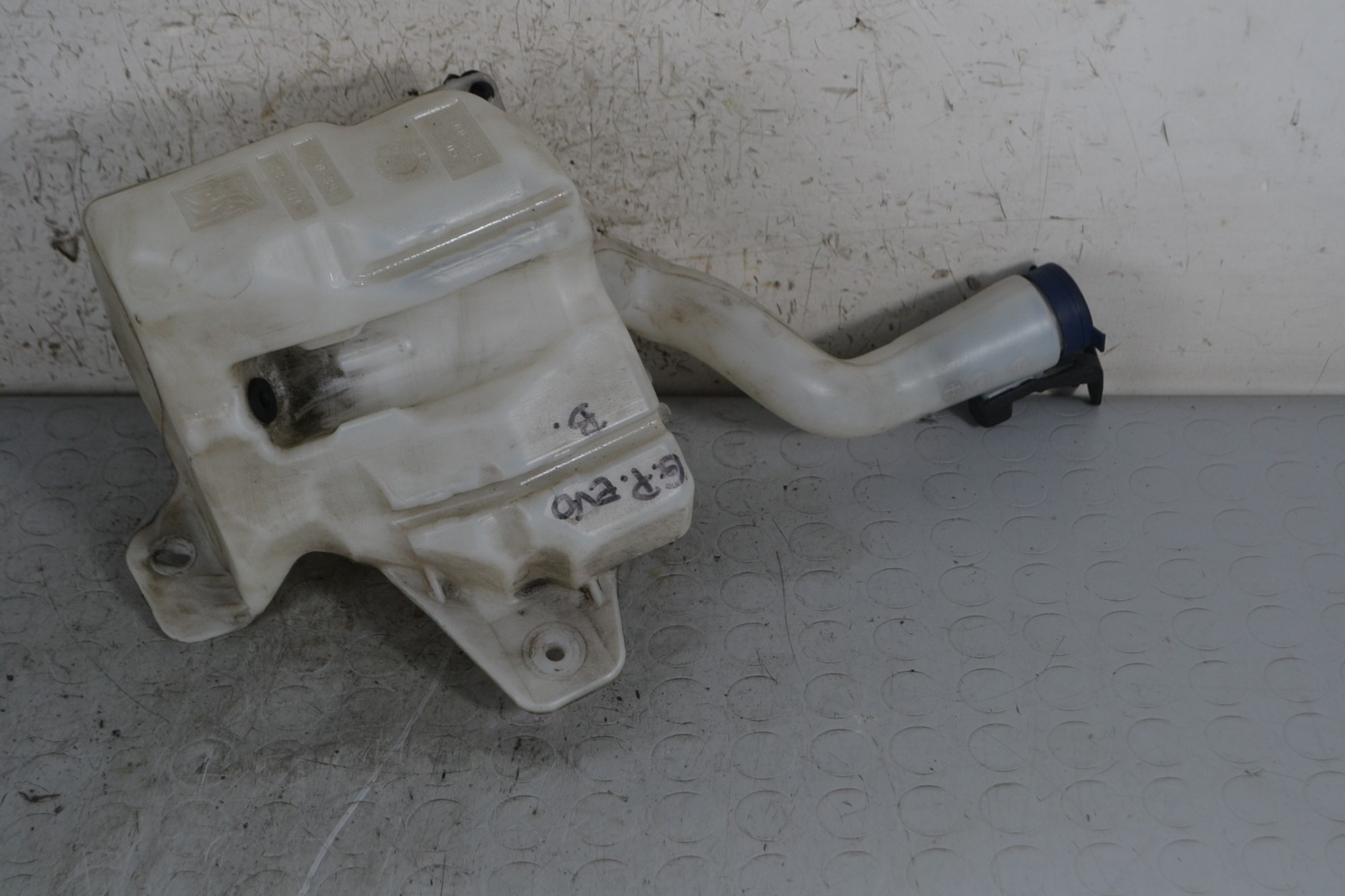 Vaschetta Acqua Tergicristalli Fiat Punto Evo dal 2009 al 2012 Cod 55702898  1671204076697