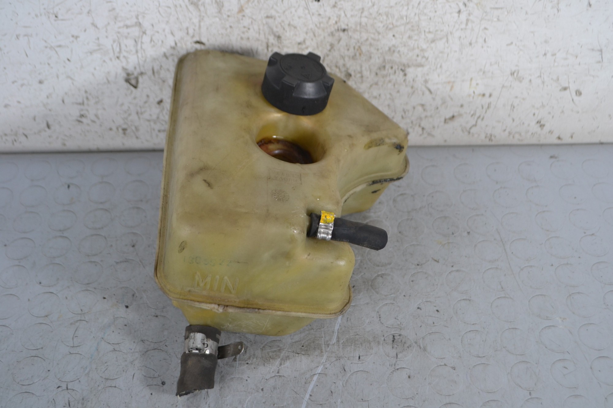 Vaschetta acqua raffreddamento motore Fiat Panda 141 Dal 1980 al 2003  1671206371837