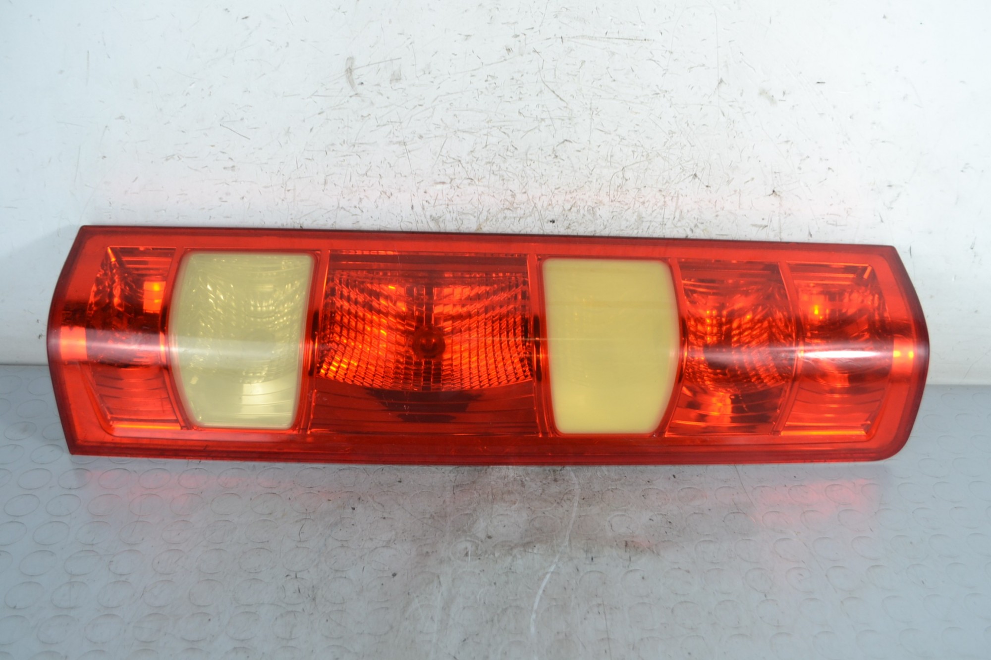 Fanale stop posteriore DX Iveco Daily Dal 2006 al 2014 Cod 69500590  1671445416627