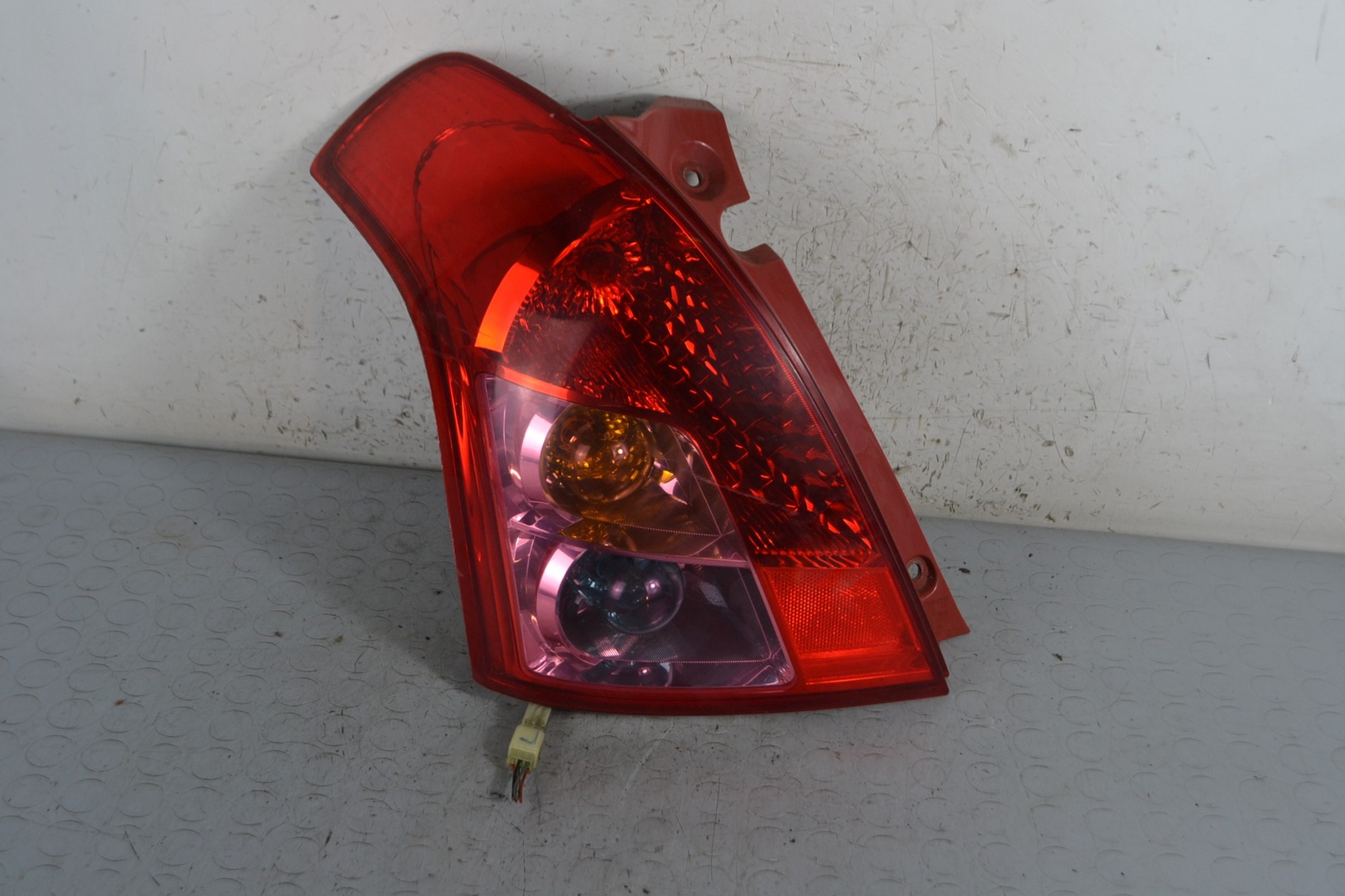 Fanale Stop posteriore SX Suzuki Swift IV dal 2004 al 2010 Cod 3567072K00000  1672226608620