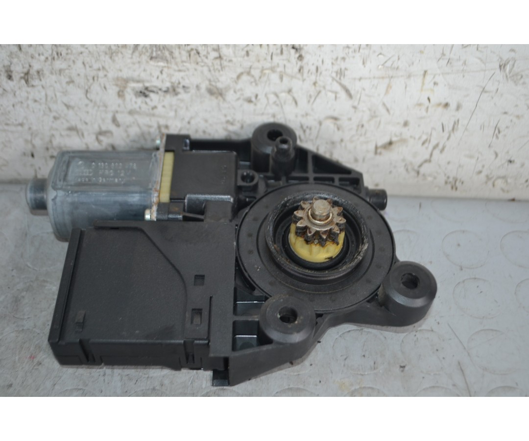 Motorino alzacristalli anteriore DX Renault Megane III Dal 2008 al 2016 Cod 807301396R  1672321023182