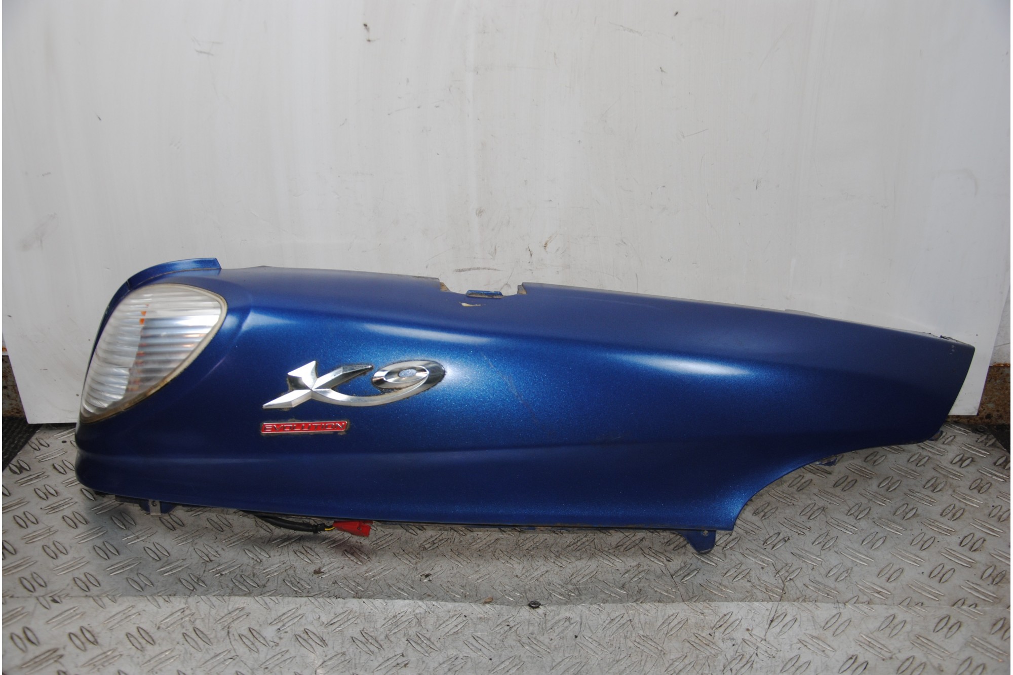 Carena Fianchetto Laterale Posteriore Destro Con Stop Piaggio X9 250 Evolution Dal 2004 al 2006  1672819383637
