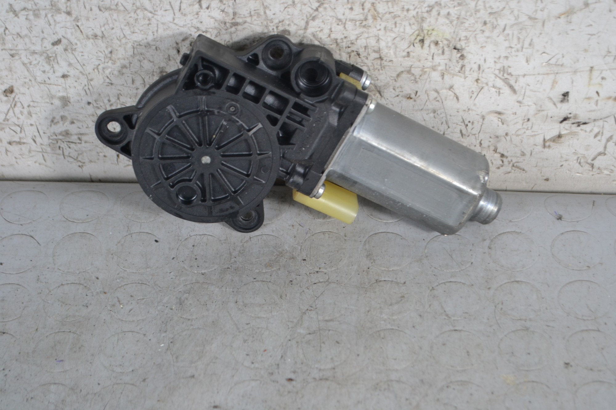 Motorino Alzzacristalli Anteriore SX Ford Fiesta V dal 2002 al 2008 Cod 0130821938  1673603979647